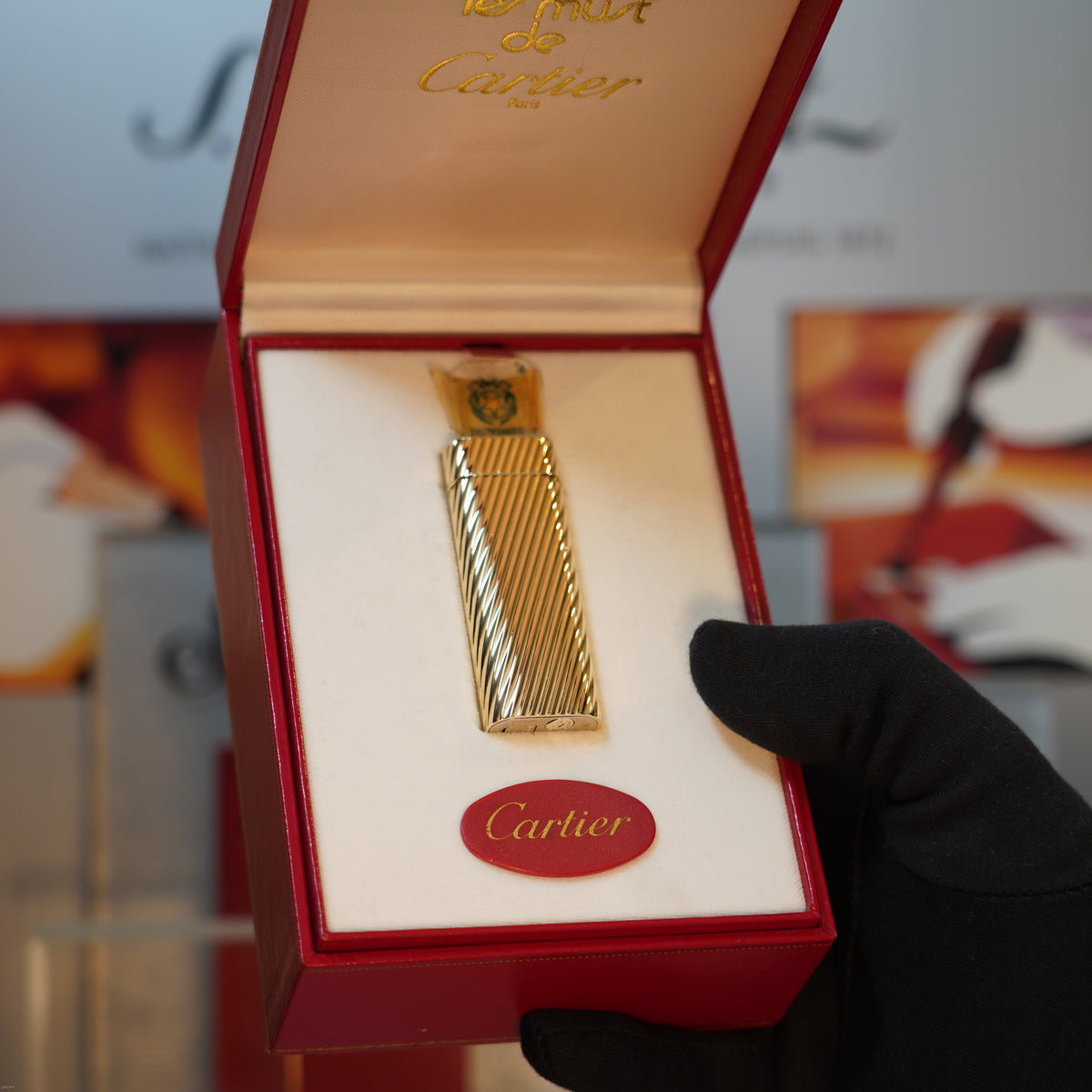 Vintage Cartier Solid 18k Gold Rare 3D Wave Pattern Lighter – 750 Hallmarked – Display Set