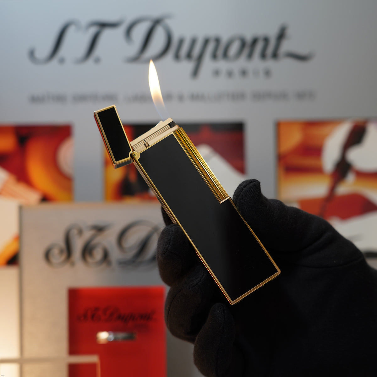 Vintage May 1993 S.T. Dupont Large Table Lighter Heavy 24k Gold Black Lacquer Diamond Pattern Ligne 2