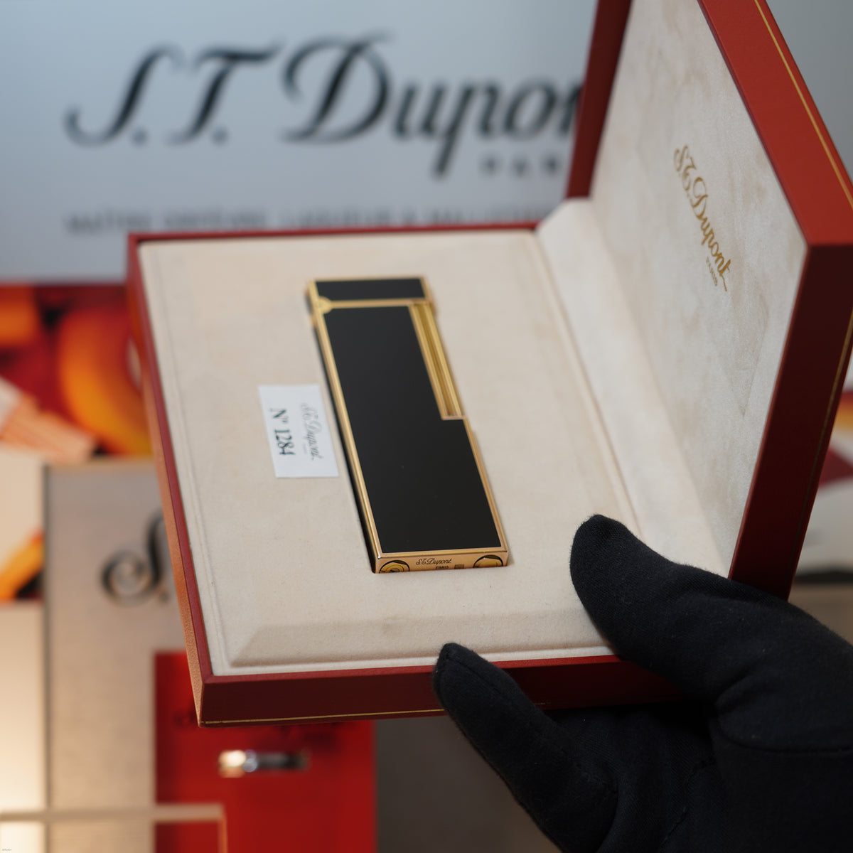 Vintage May 1993 S.T. Dupont Large Table Lighter Heavy 24k Gold Black Lacquer Diamond Pattern Ligne 2