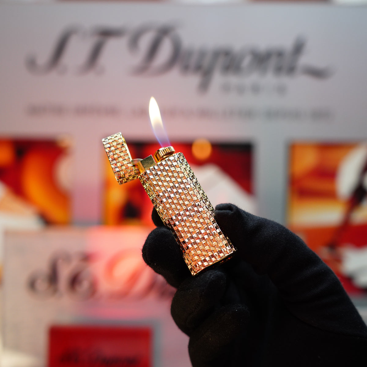 Vintage 1980 Cartier Solid 18k Gold Jacket Basket with 750 hallmarks Lighter With Display Box