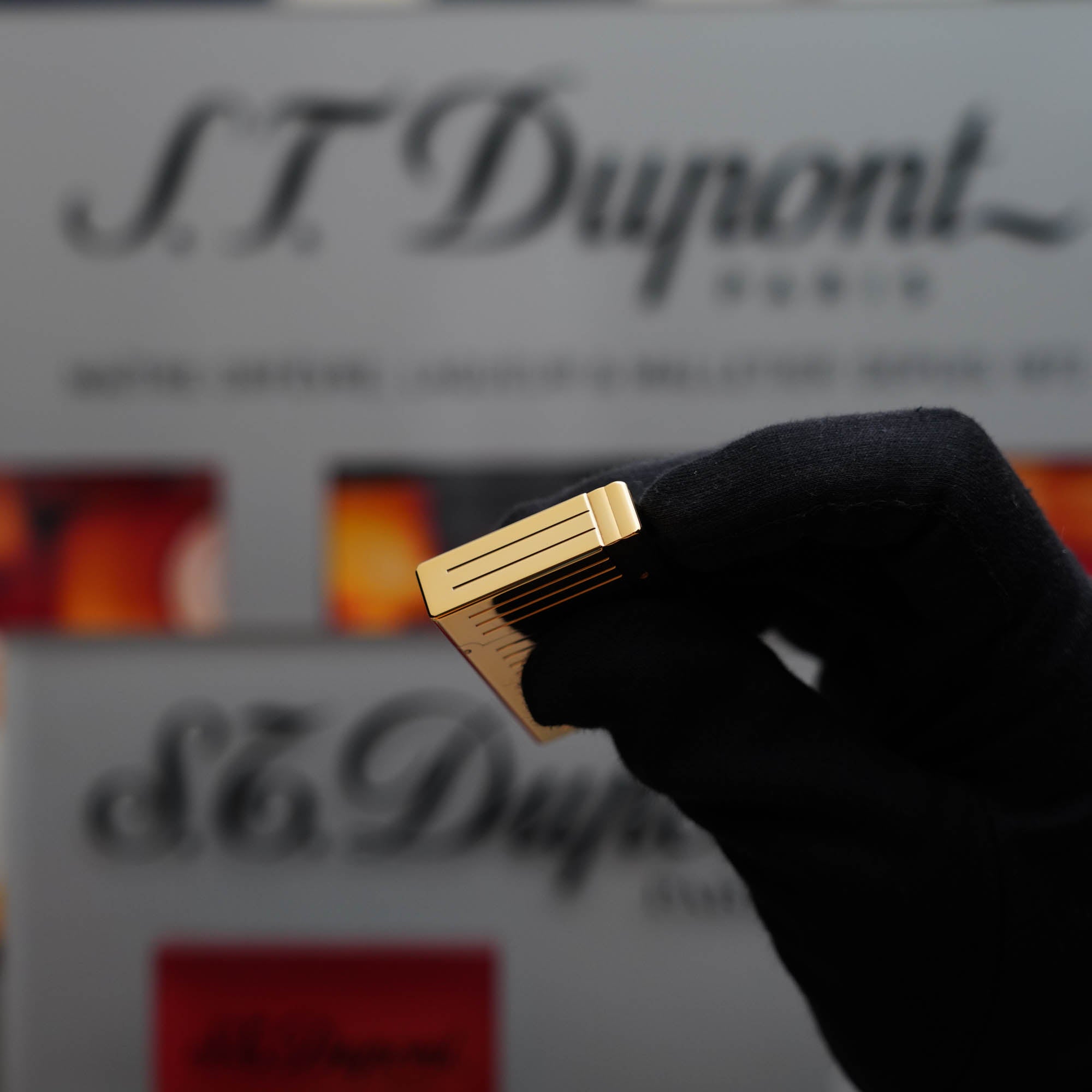 Vintage 1980 S.T. Dupont Rare Gatsby Heavy 24k Gold Finish Lines Pattern Ligne 2 Lighter