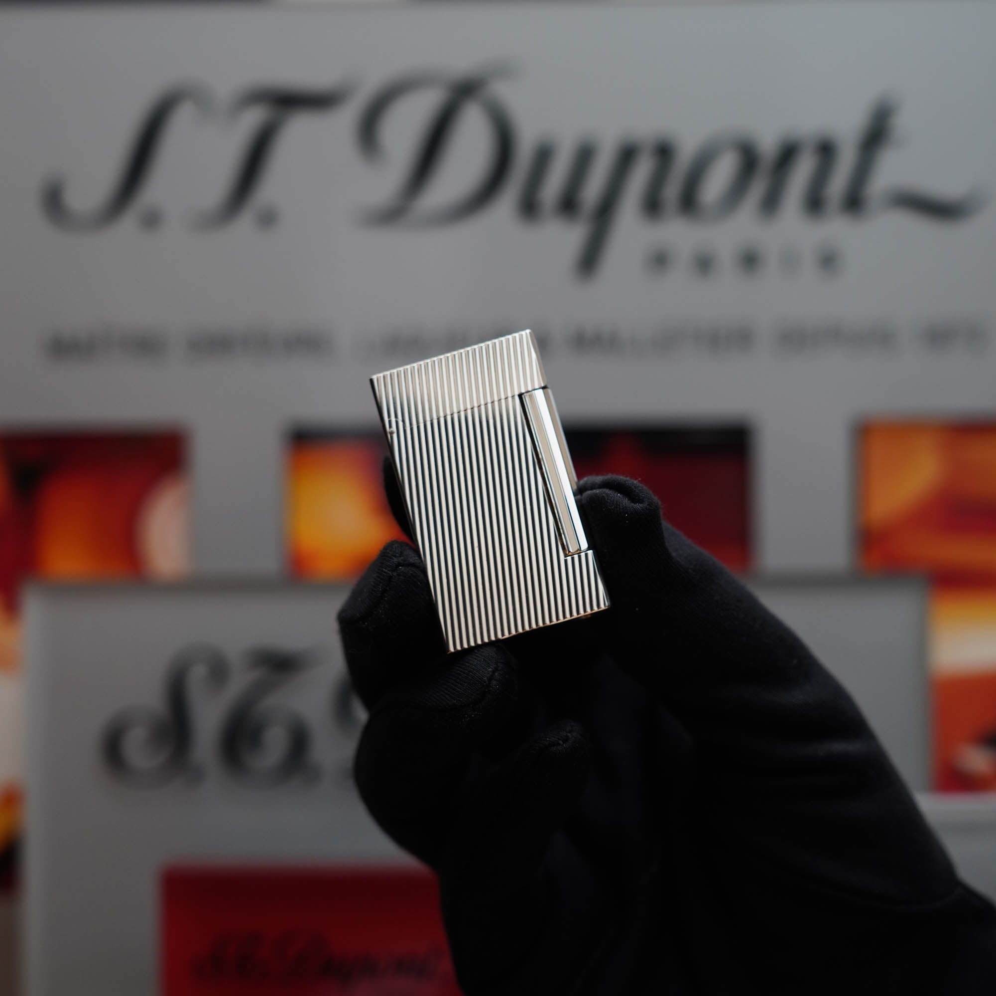 S.T. Dupont メタルライター ストライプデザイン Vintage 1980 S.T. Dupont Silver Finish Vertical Line Ligne 2 LD