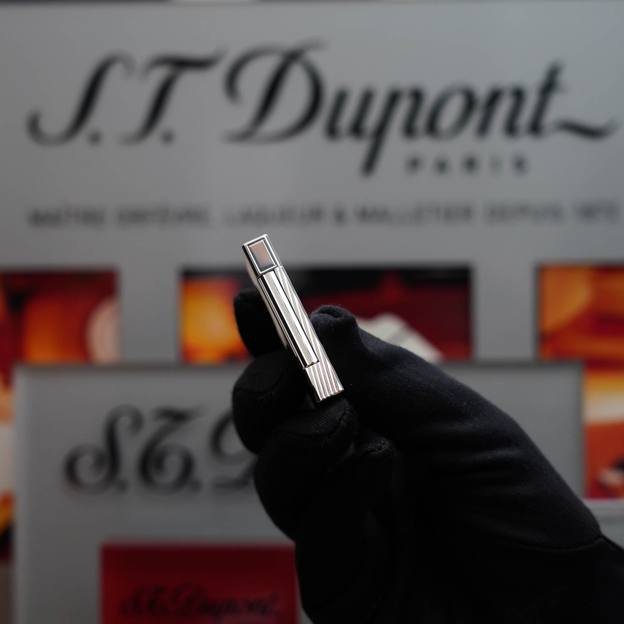 Vintage 1980 S.T. Dupont Silver Finish Vertical Line Ligne 2 LD Lighter