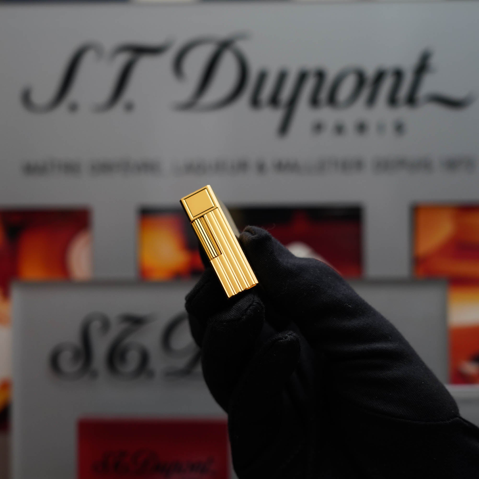 Vintage 1980 S.T. Dupont 24k Gold Finish Vertical Line Ligne 1 Short Lighter