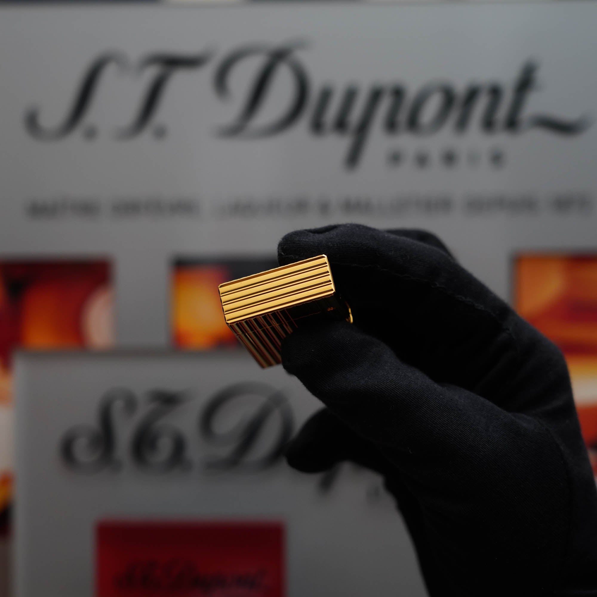 Vintage 1980 S.T. Dupont 24k Gold Finish Vertical Line Ligne 1 Short Lighter