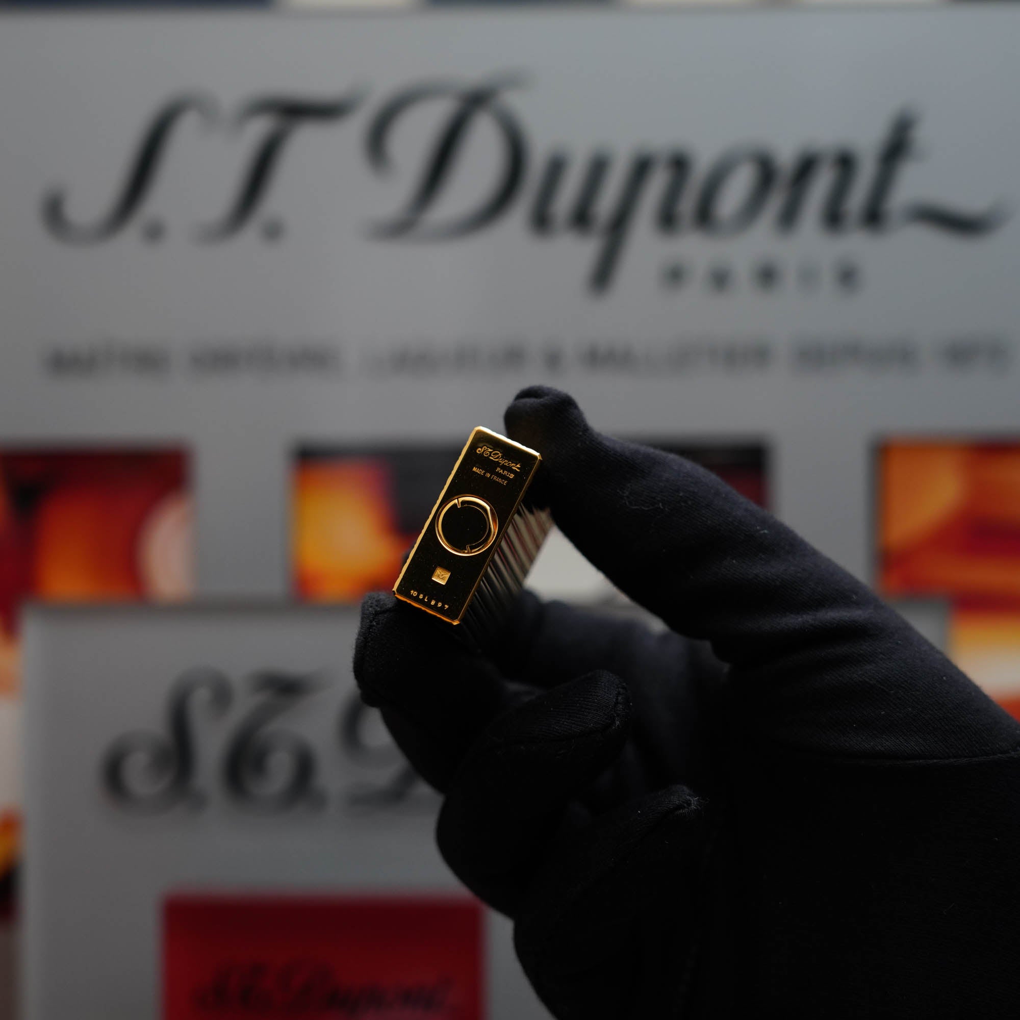 Vintage 1980 S.T. Dupont 24k Gold Finish Vertical Line Ligne 1 Short Lighter