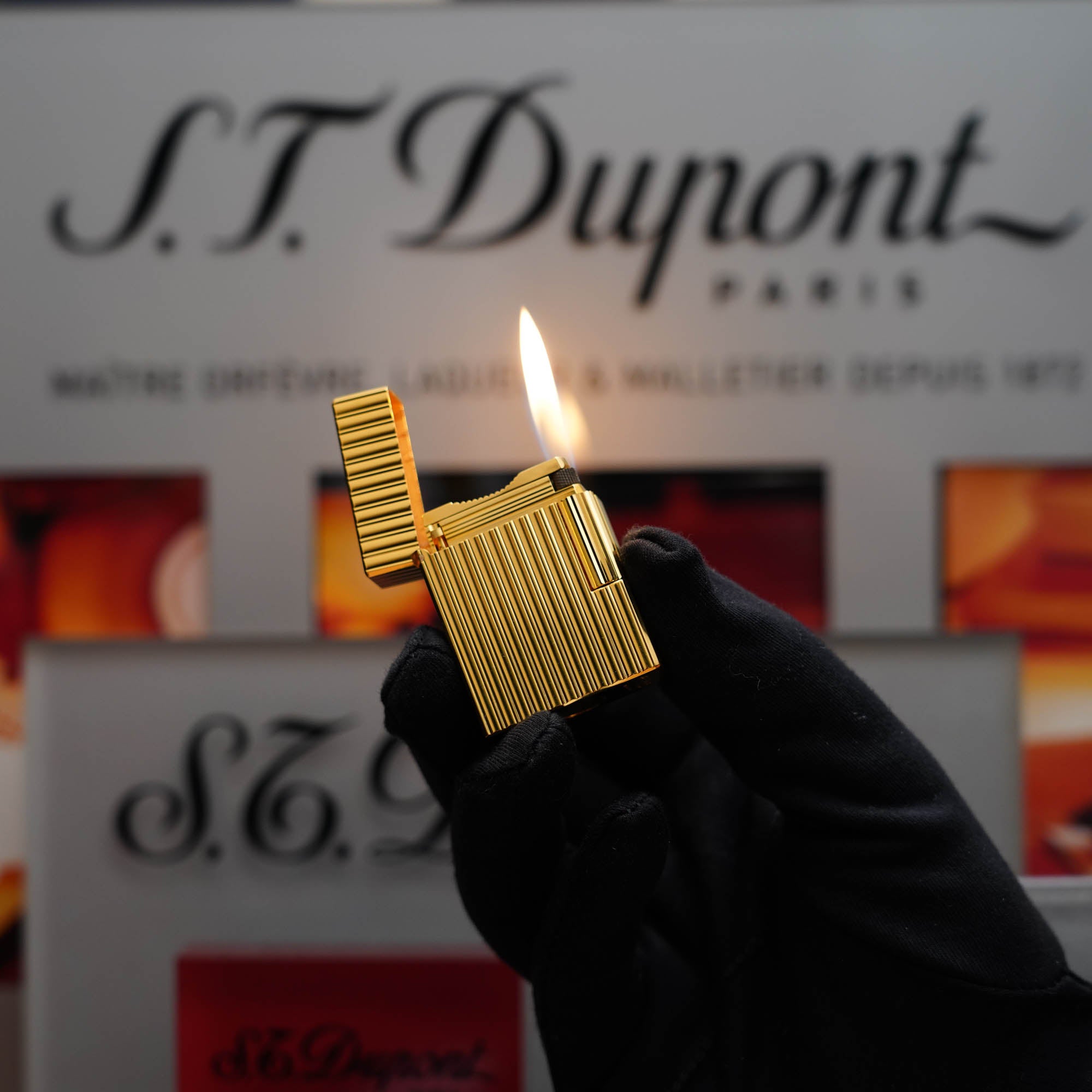 Vintage 1980 S.T. Dupont 24k Gold Finish Vertical Line Ligne 1 Short Lighter