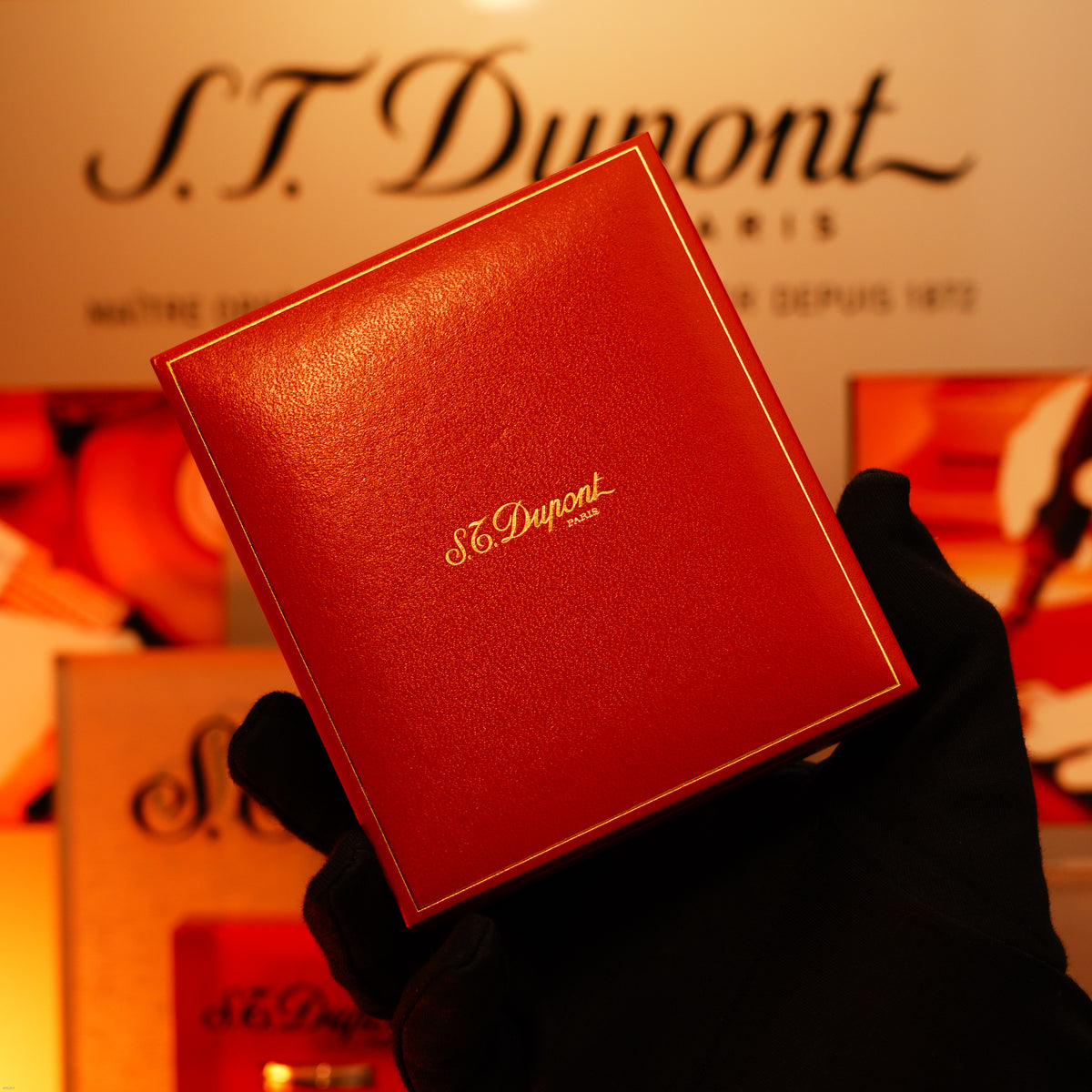 Vintage 1980 Ultra Rare 1 out of 1 ST Dupont Lighter Horizontal Line Pattern – Solid 18K Gold Masterpiece