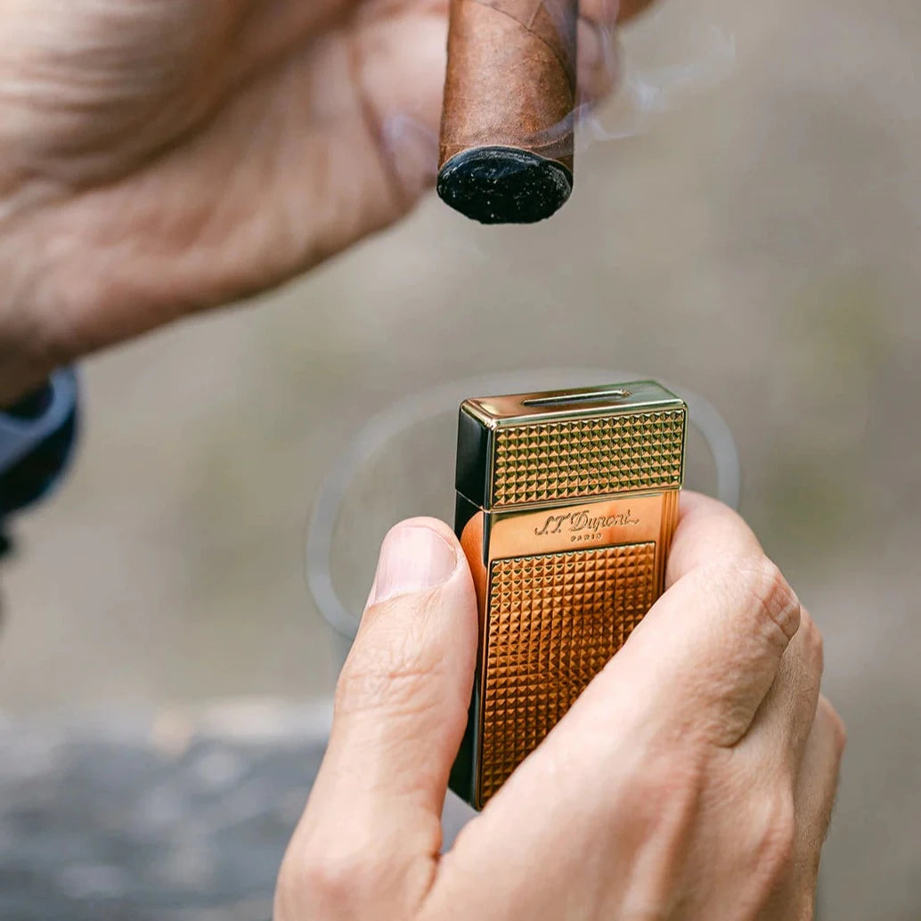 S.T. Dupont Biggy Gold Diamond Head Jet Flame Lighter