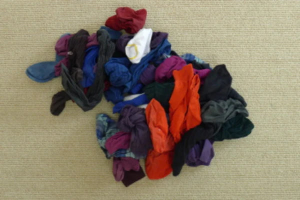 How to Launder Socks