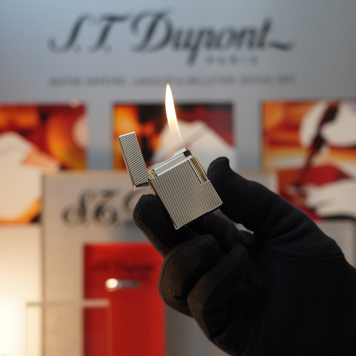 Vintage October 1990 S.T. Dupont Ligne 1 Heavy Silver Finish Lines Pattern Small Size Lighter