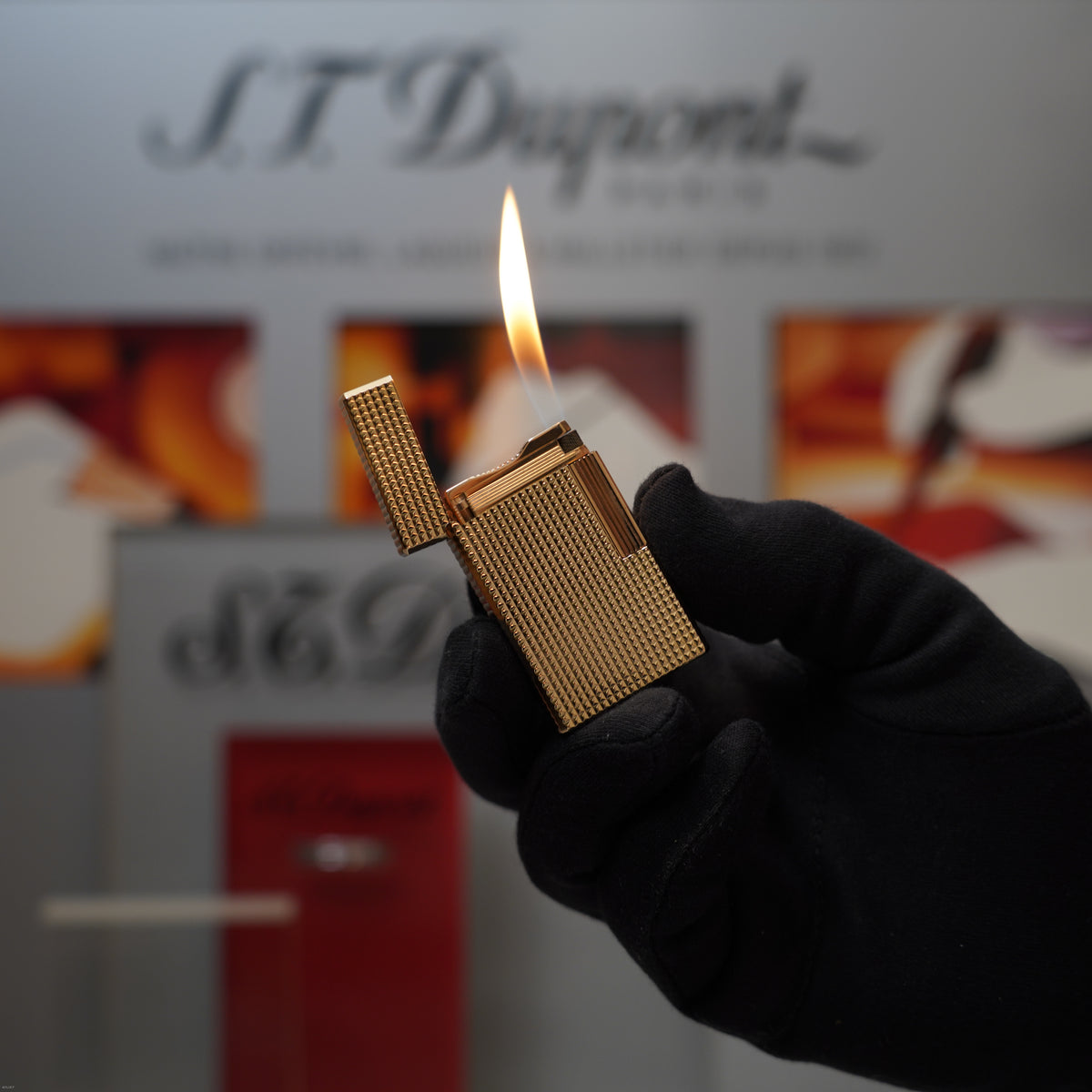 Vintage 1978 S.T. Dupont Large Ligne 1 Heavy 24k Gold Finish Diamond Head Pattern Lighter