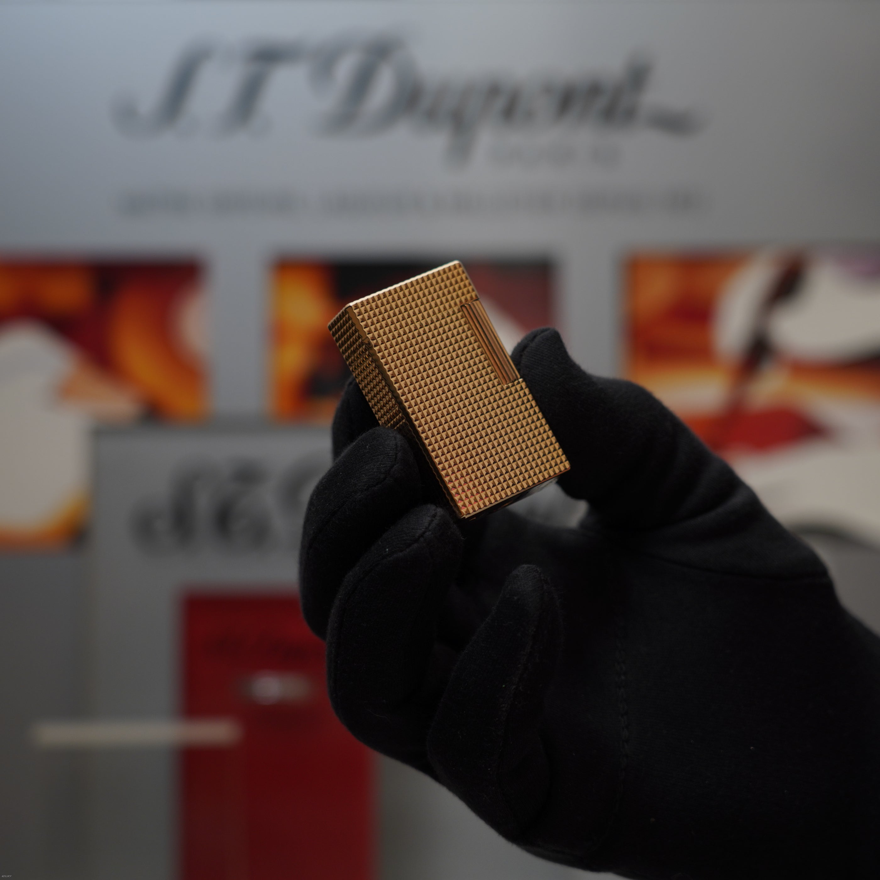 Vintage 1978 S.T. Dupont Large Ligne 1 Heavy 24k Gold Finish Diamond Head Pattern Lighter