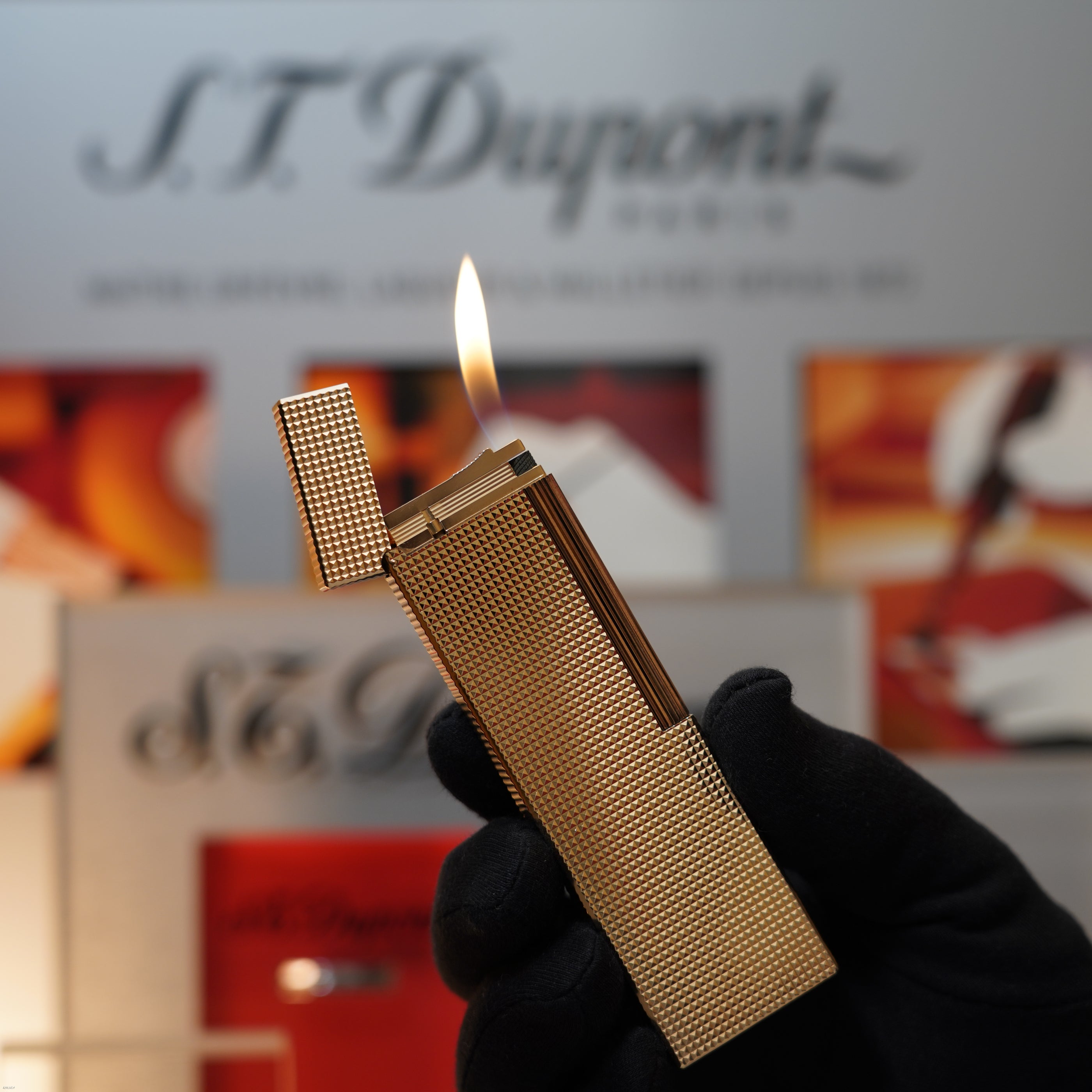 Vintage November 1978 S.T. Dupont Rare Large Table Lighter Heavy 24k Gold Diamond Pattern Ligne 2 Clink Sound