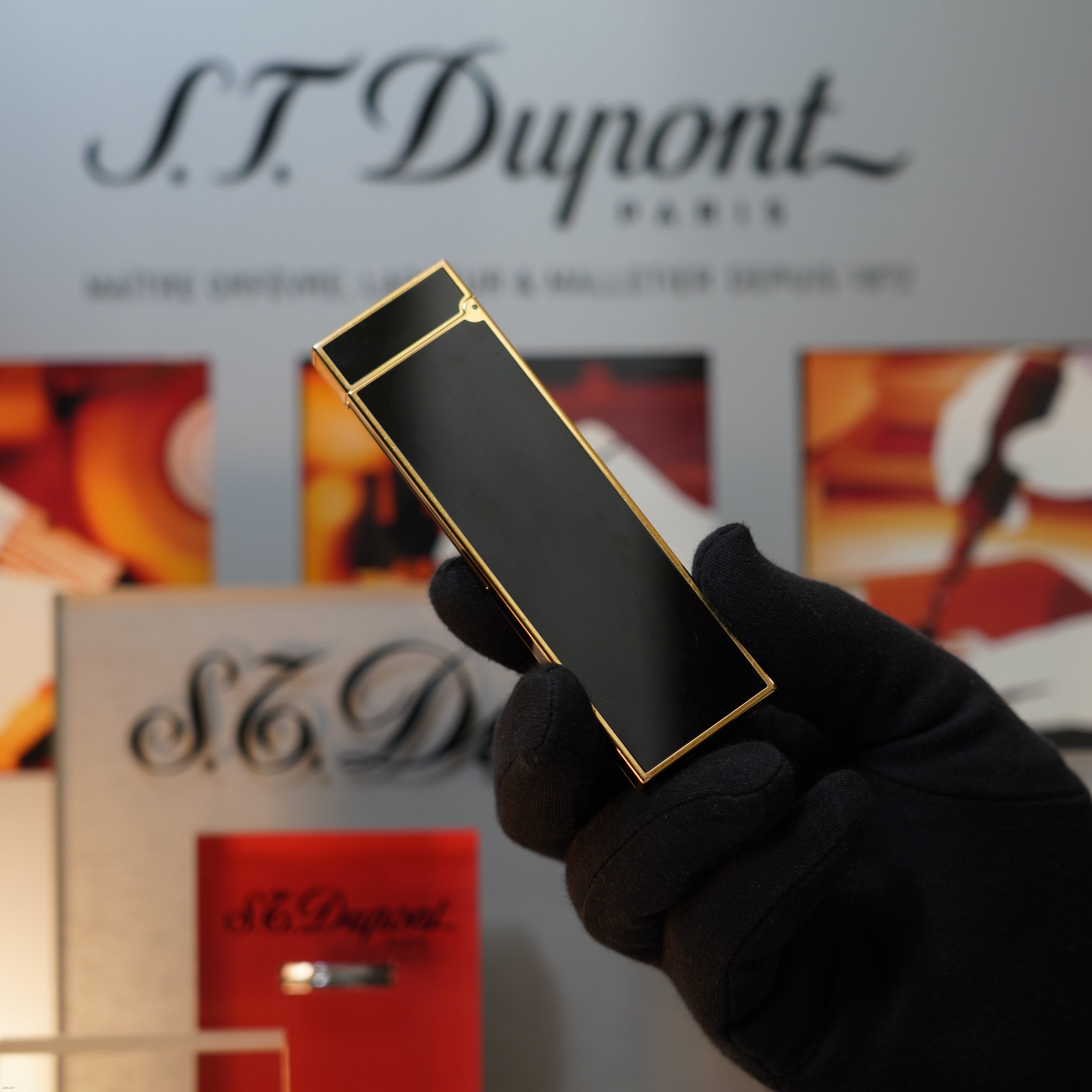 Vintage May 1993 S.T. Dupont Large Table Lighter Heavy 24k Gold Black Lacquer Diamond Pattern Ligne 2