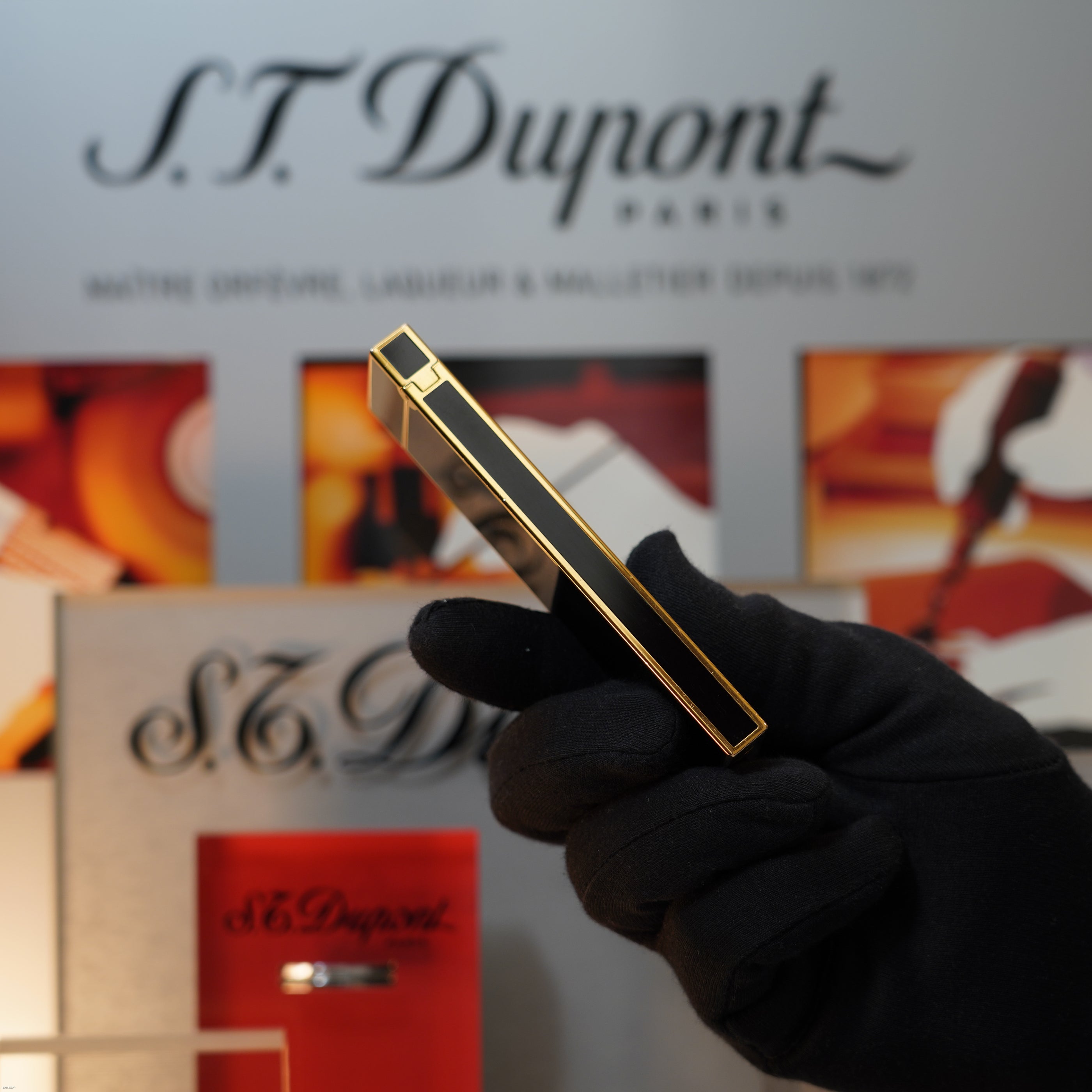Vintage May 1993 S.T. Dupont Large Table Lighter Heavy 24k Gold Black Lacquer Diamond Pattern Ligne 2