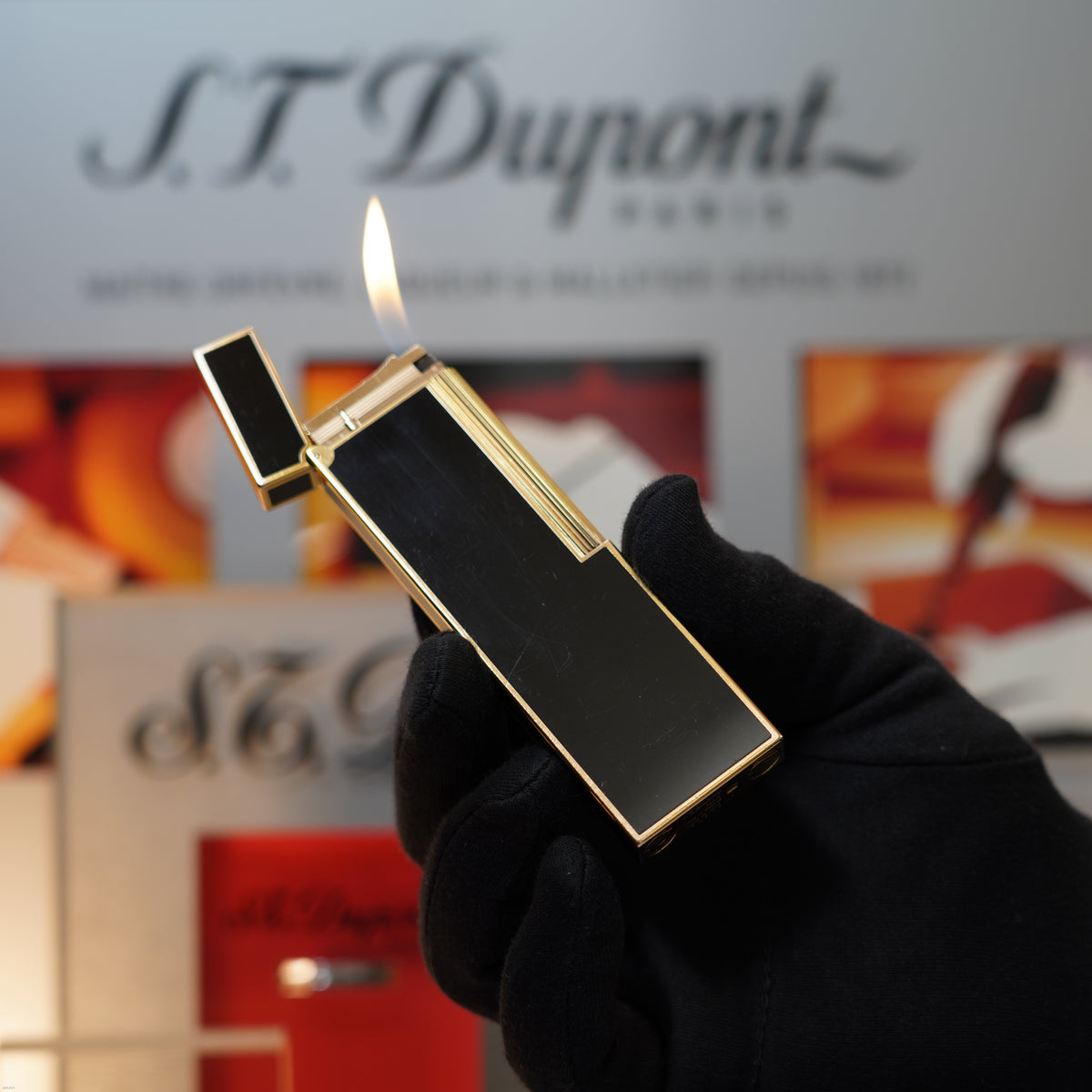 Vintage May 1993 S.T. Dupont Large Table Lighter Heavy 24k Gold Black Lacquer Diamond Pattern Ligne 2