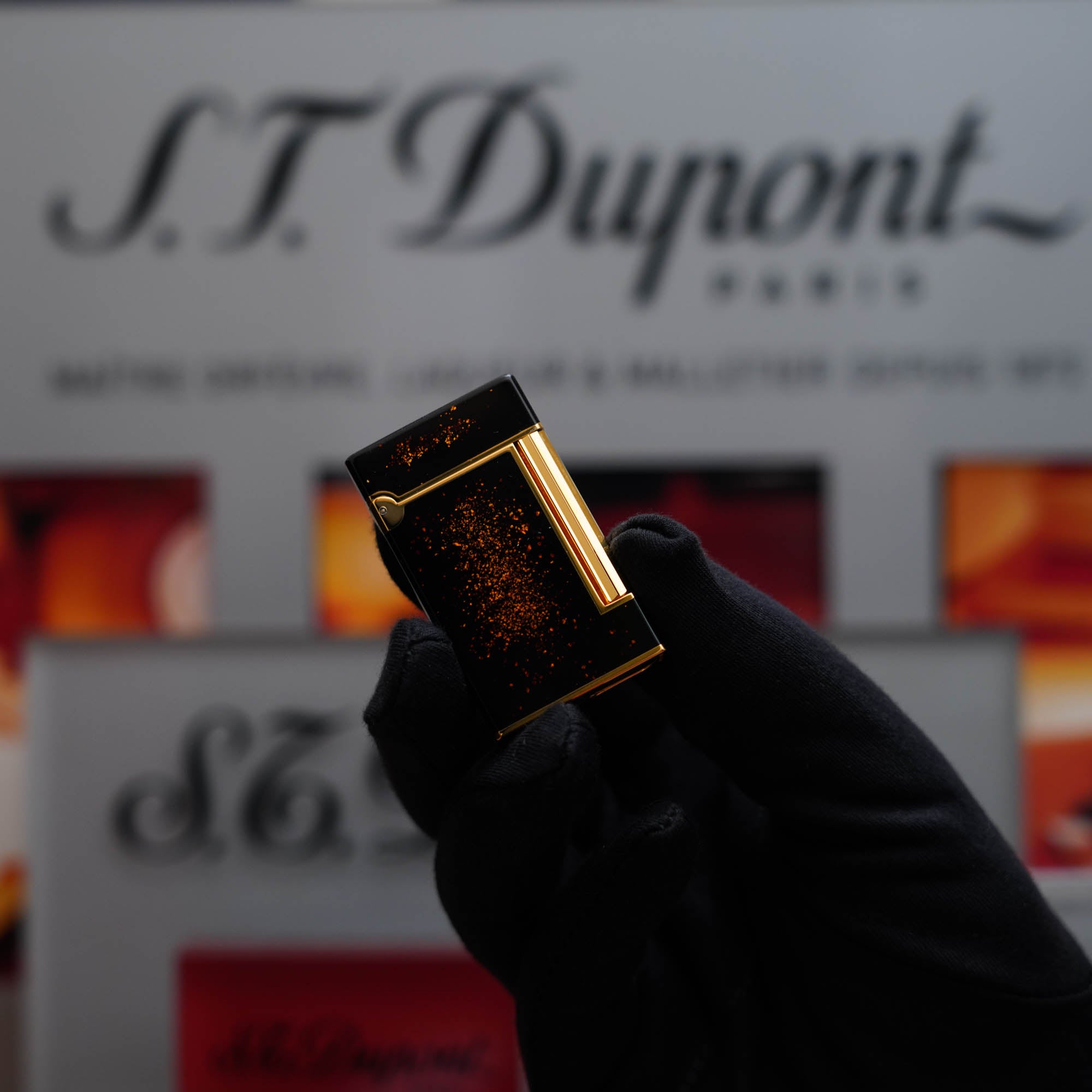 Vintage 1980 St Dupont 24k Gold Finish Black Lacquer Gold Powder Ligne 2 LD Lighter