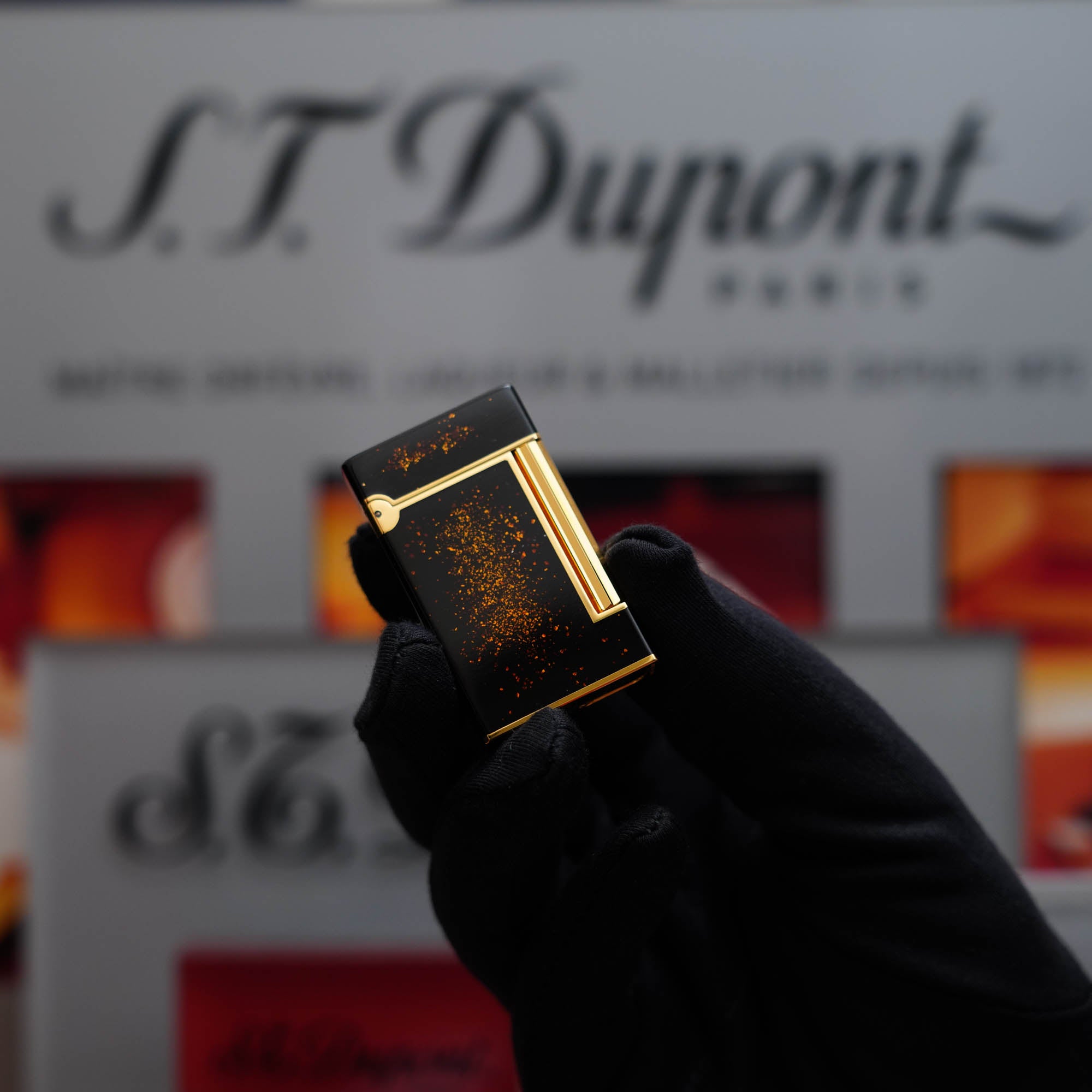 Vintage 1980 St Dupont 24k Gold Finish Black Lacquer Gold Powder Ligne 2 LD Lighter