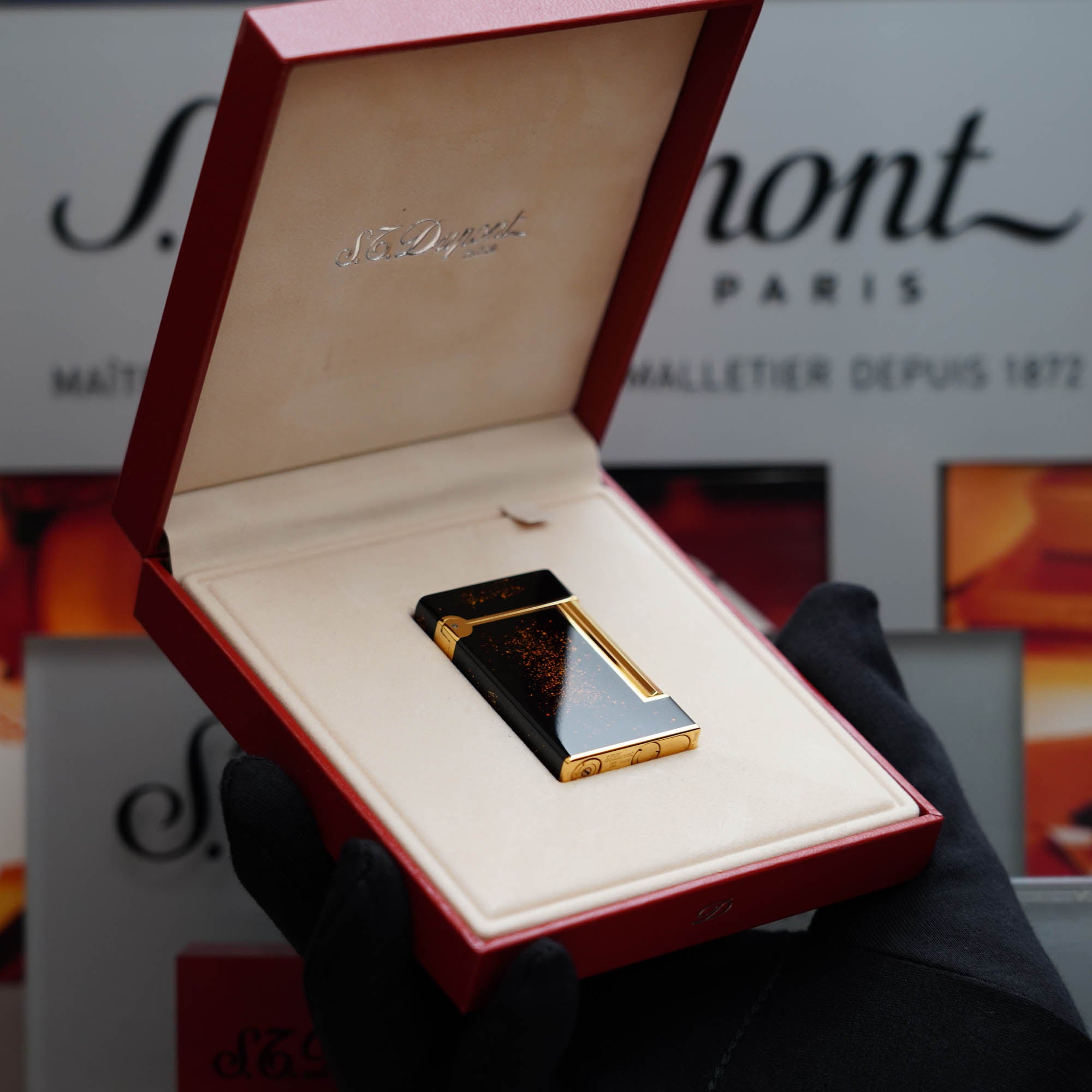 Vintage 1980 St Dupont 24k Gold Finish Black Lacquer Gold Powder Ligne 2 LD Lighter