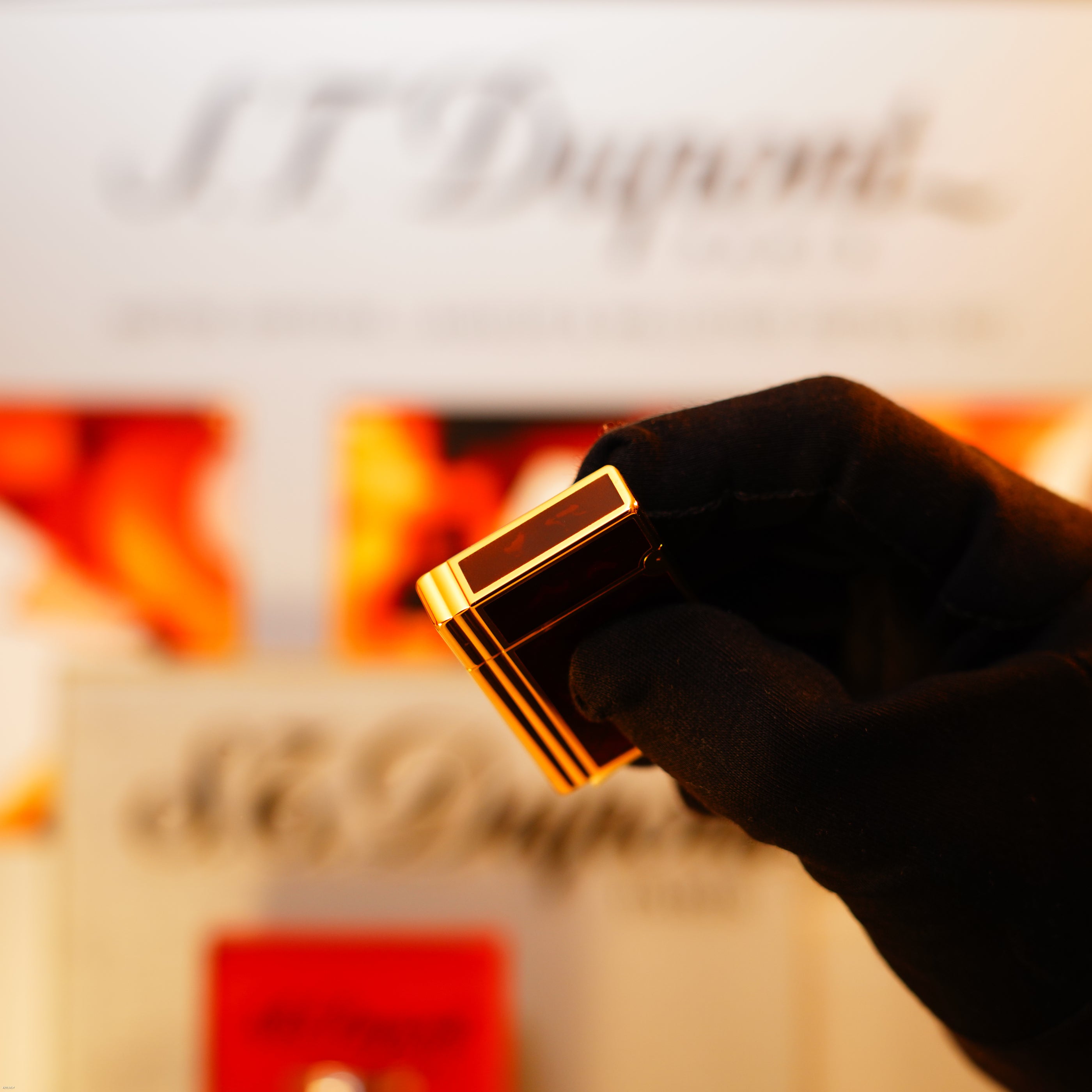 Vintage 1991 S.T. Dupont Gatsby “Tortoise Shell” Natural Lacquer Heavy 24k Gold Finish Lighter – 1991 Tax Sticker