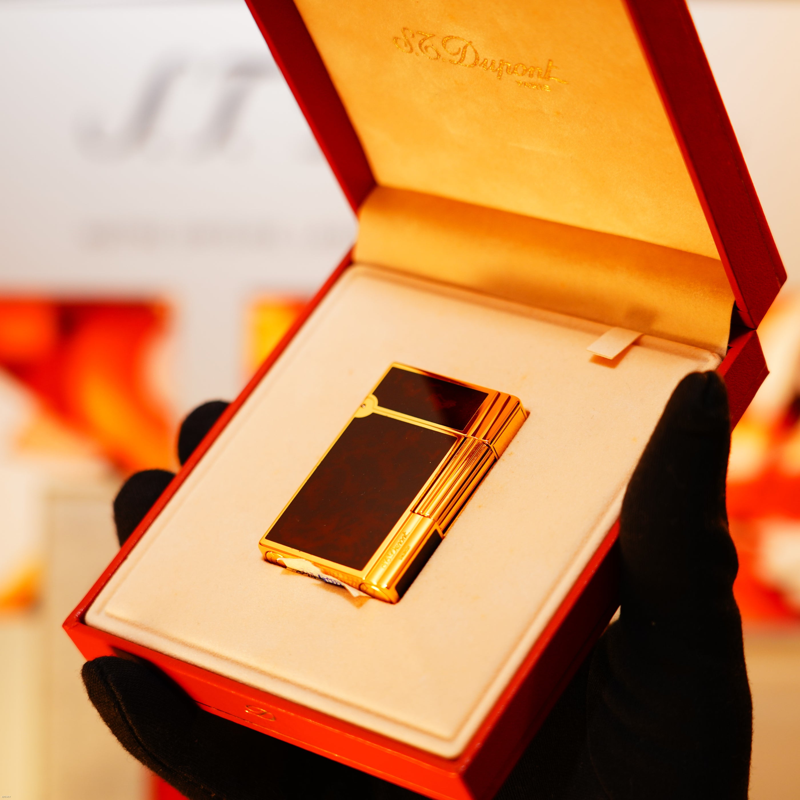 Vintage 1991 S.T. Dupont Gatsby “Tortoise Shell” Natural Lacquer Heavy 24k Gold Finish Lighter – 1991 Tax Sticker