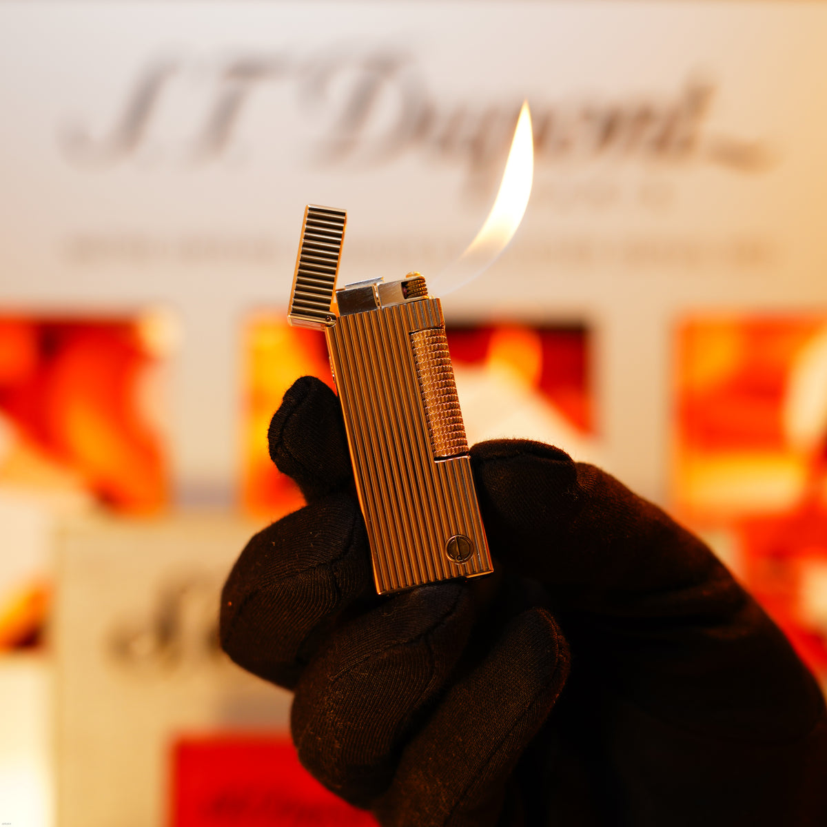 Vintage 1980 Dunhill Rollagas Lighter – Heavy Silver‑Finish Vertical‑Line Pattern, Authentic Pipe‑Flame Version, Full Set