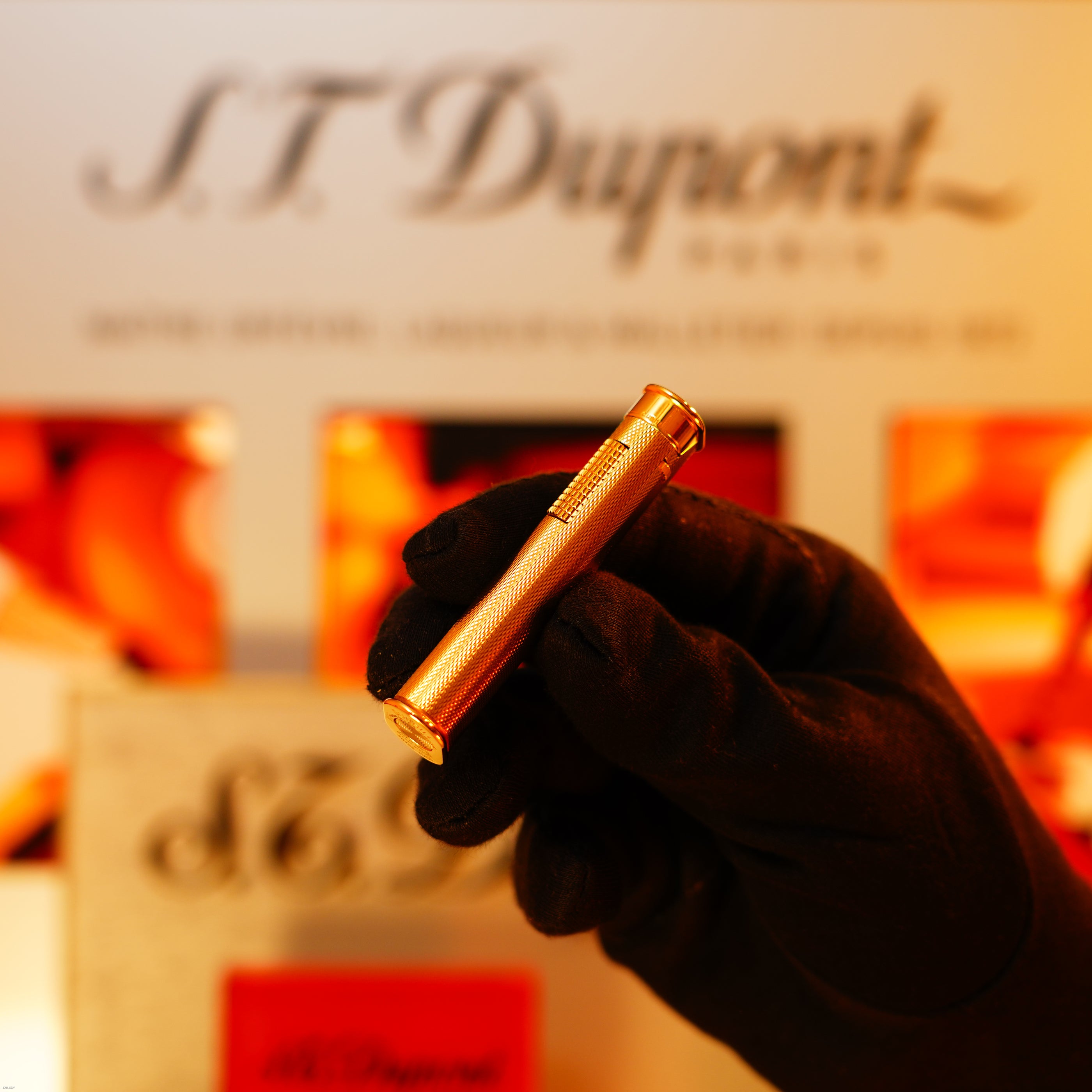 Vintage 1960 Dunhill Dress Lighter – Heavy 24K Gold‑Plated “Barley Pattern”, New Old Stock Full Set from London’s Golden Era