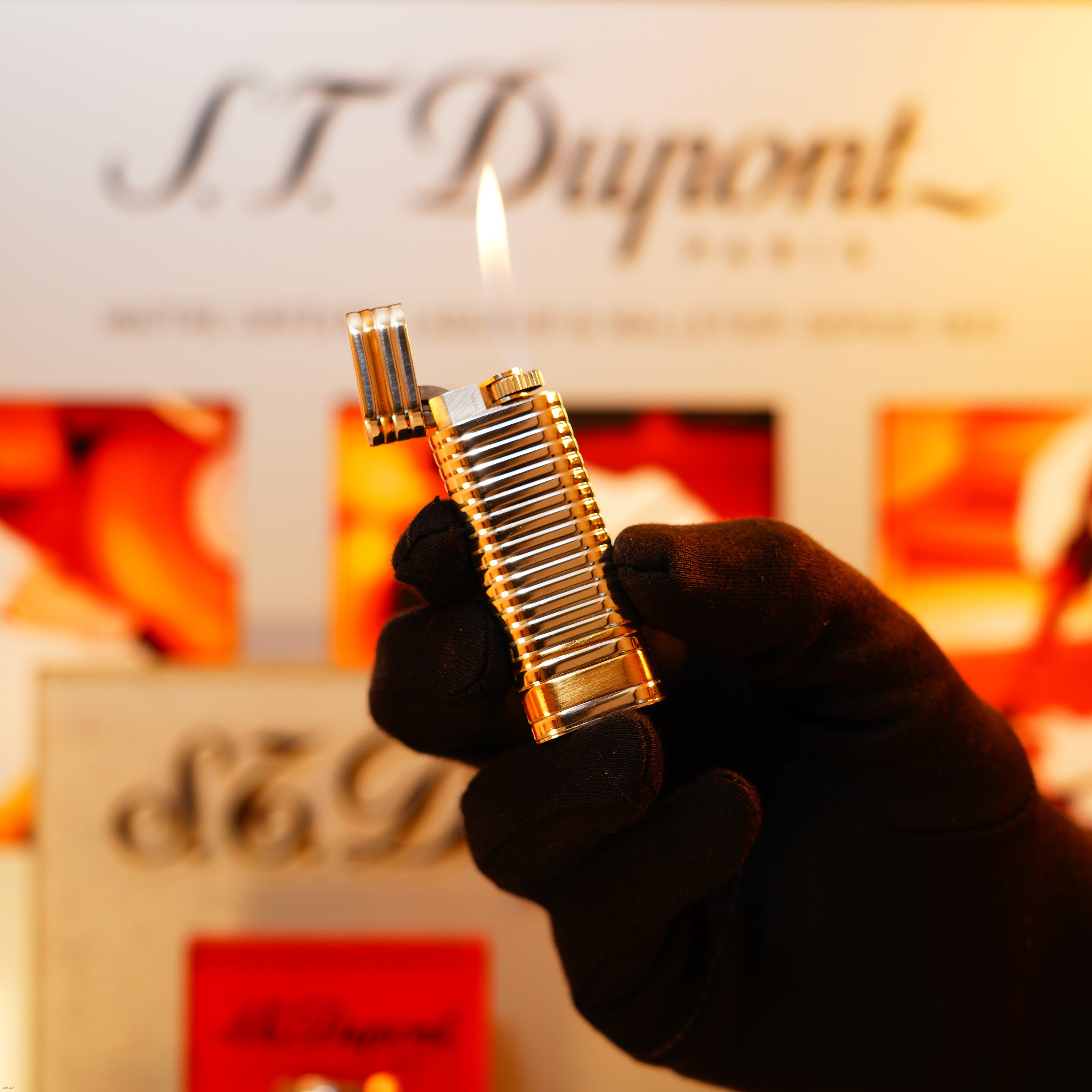 Vintage 1970 Cartier Solid 925 Silver Horizontal‑Line Lighter – Solid 18K Gold Bands, New Old Stock Museum Condition, Rare Full Set