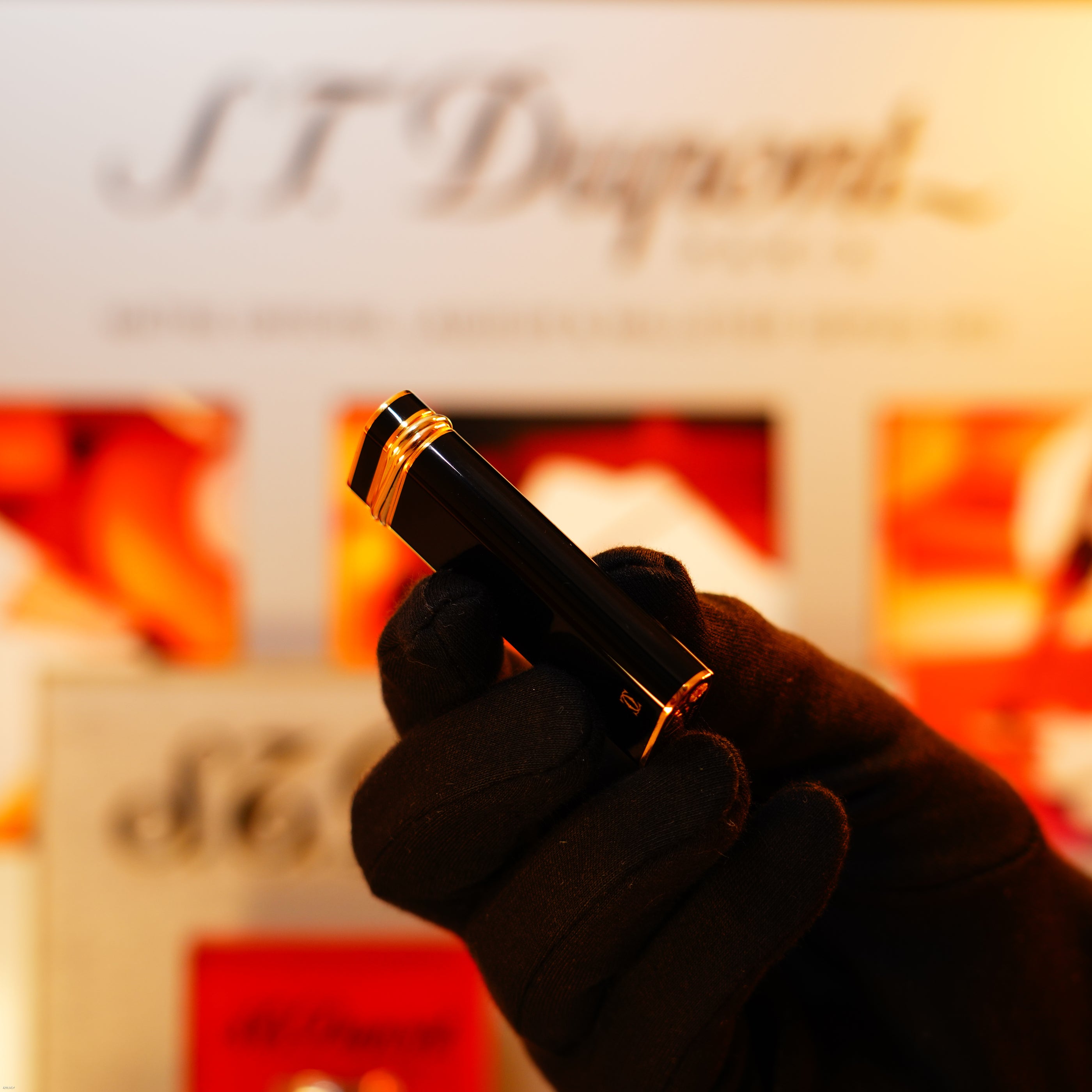 Vintage 1980 Cartier Standard Lighter – Full Black Natural Lacquer with Double‑C Logo, 24K Gold Finish & 18K Trinity Ring, Rare, Fair Condition