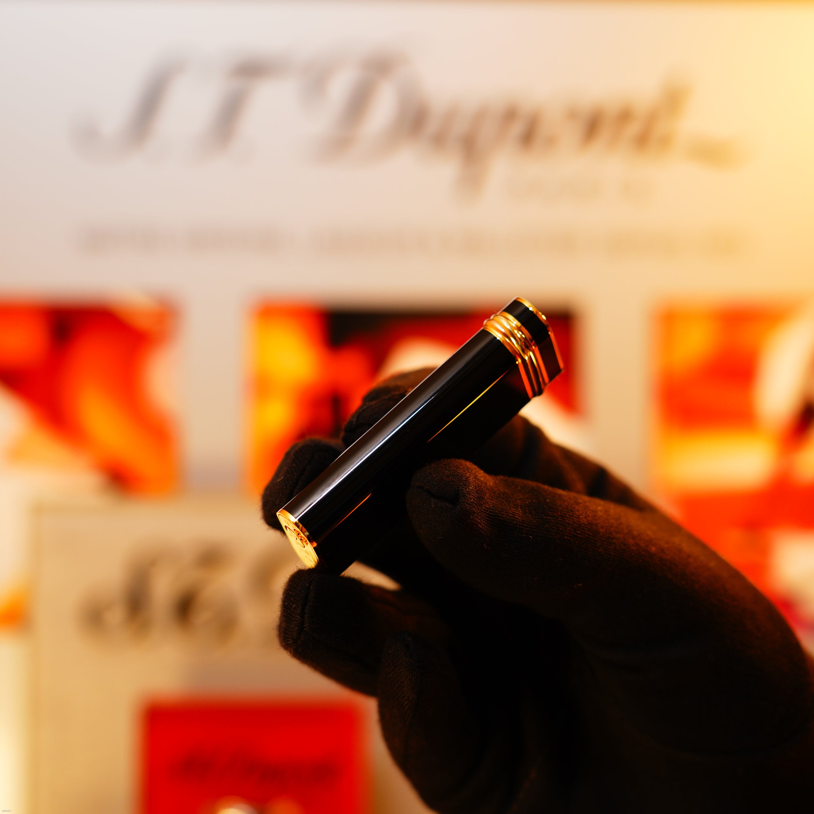 Vintage 1980 Cartier Standard Lighter – Full Black Natural Lacquer with Double‑C Logo, 24K Gold Finish & 18K Trinity Ring, Rare, Fair Condition