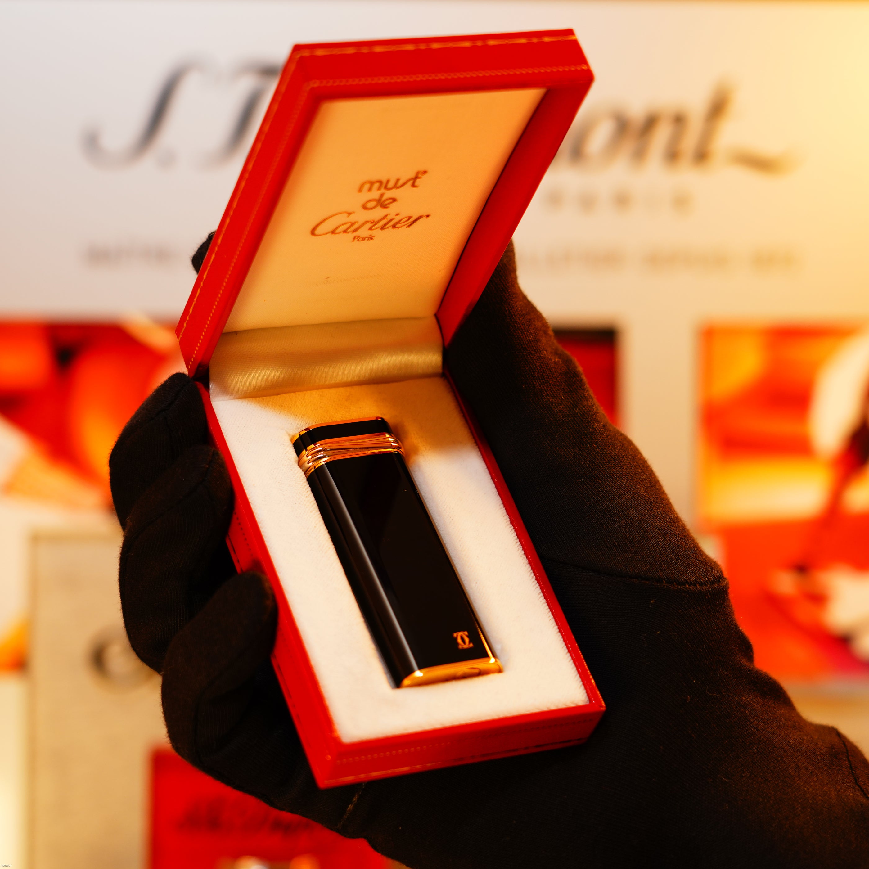 Vintage 1980 Cartier Standard Lighter – Full Black Natural Lacquer with Double‑C Logo, 24K Gold Finish & 18K Trinity Ring, Rare, Fair Condition