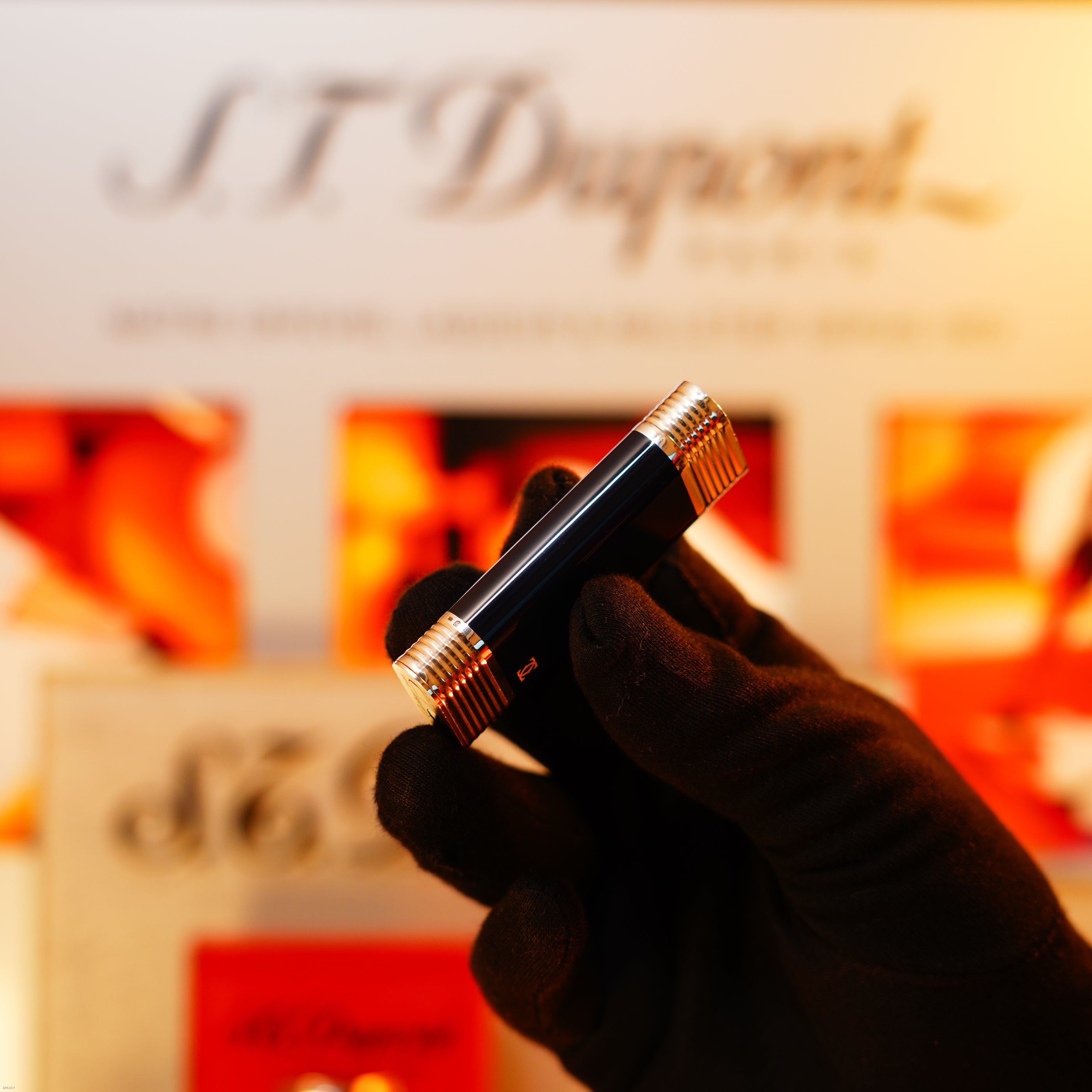 Vintage 1970 Cartier Solid 925 Silver Lighter – Natural Dark‑Blue Lacquer, Extremely Rare Early Model, Large Red Display Box & Papers, Good Condition