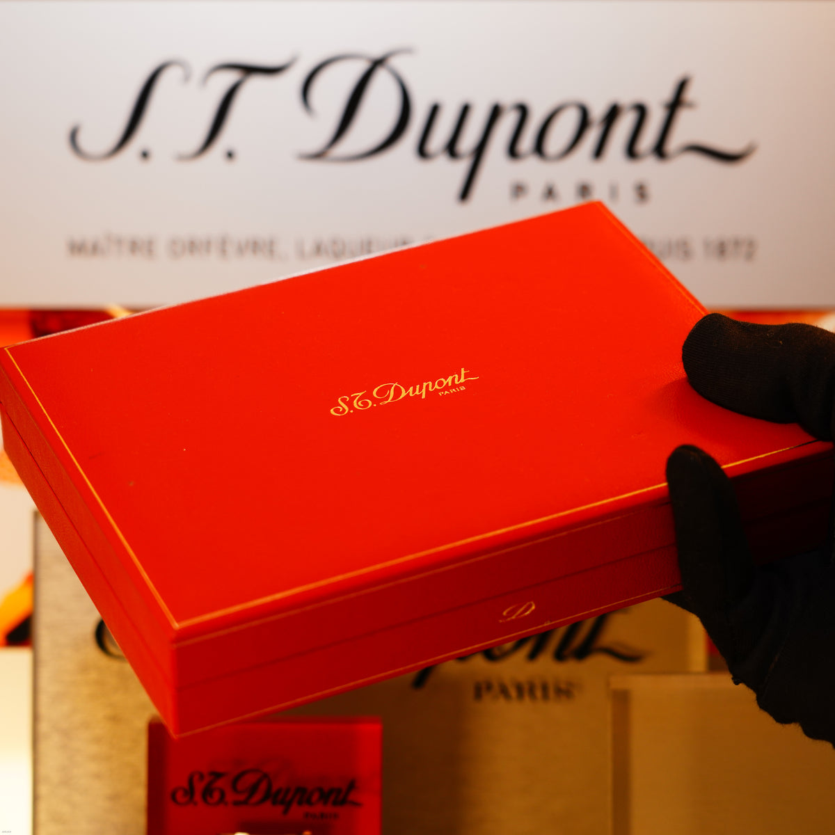 Vintage 1980 S.T. Dupont “Gold Dust Lacquer” Collector Set – Heavy 24K Gold‑Finish Ligne 2 Lighter & Fountain Pen with 18K Solid Gold Nib, Full Presentation Set