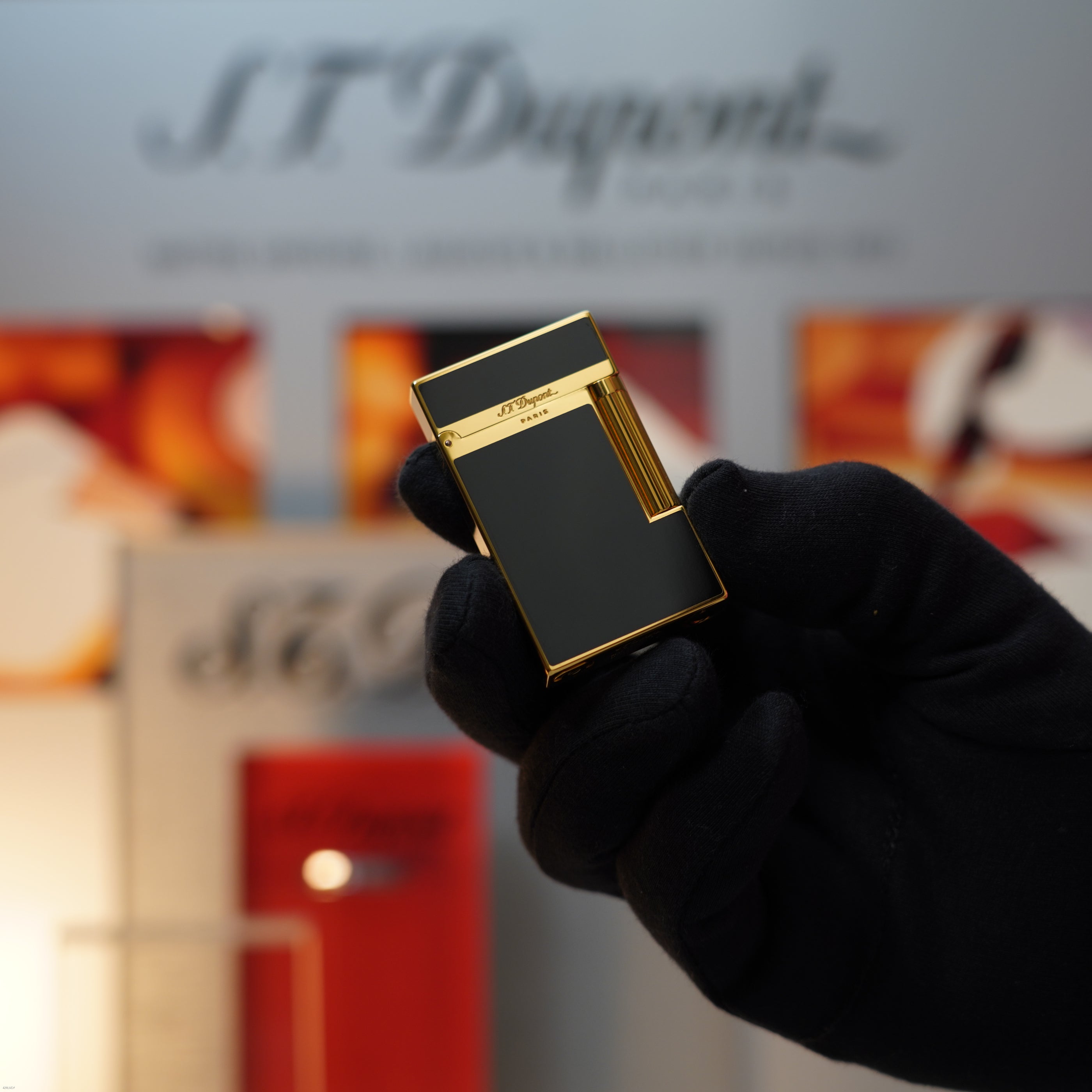 Vintage Late 1990s S.T. Dupont Montparnasse Heavy 24k Gold Finish Black Lacquer Large Ligne 2 Lighter