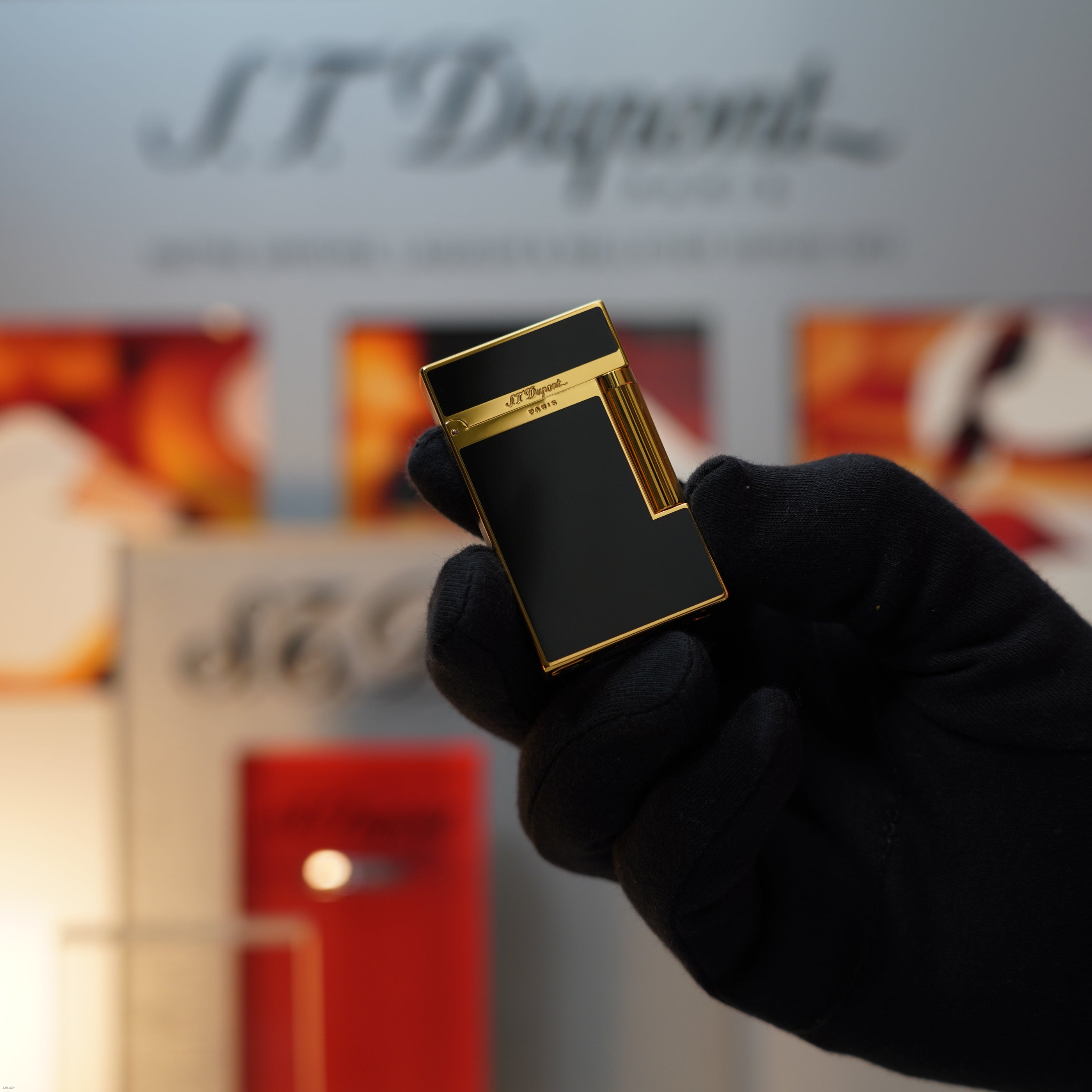 Vintage Late 1990s S.T. Dupont Montparnasse Heavy 24k Gold Finish Black Lacquer Large Ligne 2 Lighter