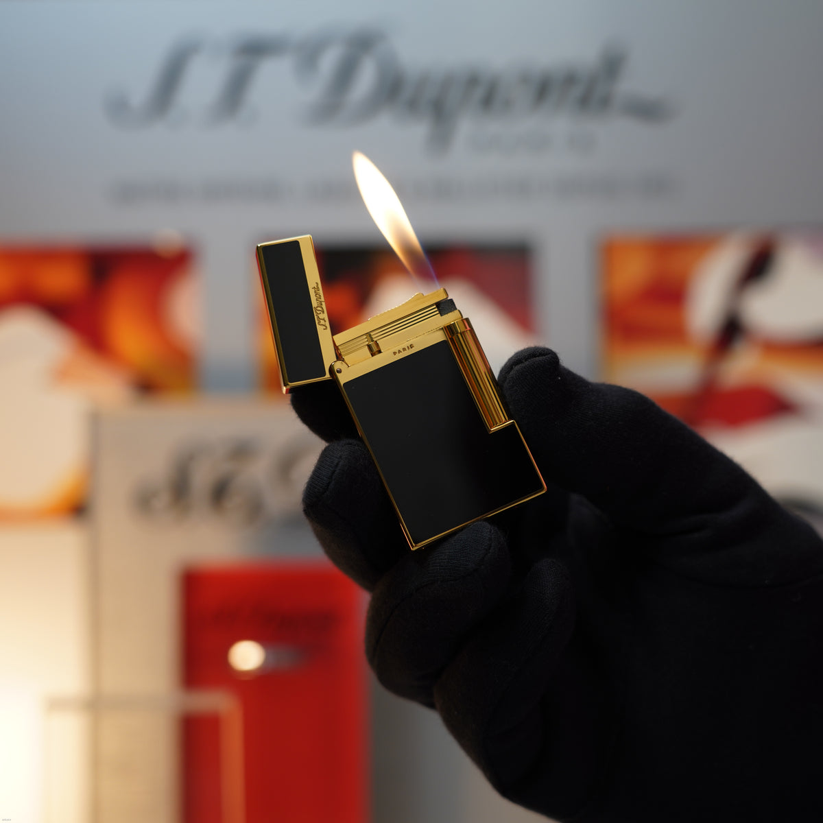 Vintage Late 1990s S.T. Dupont Montparnasse Heavy 24k Gold Finish Black Lacquer Large Ligne 2 Lighter