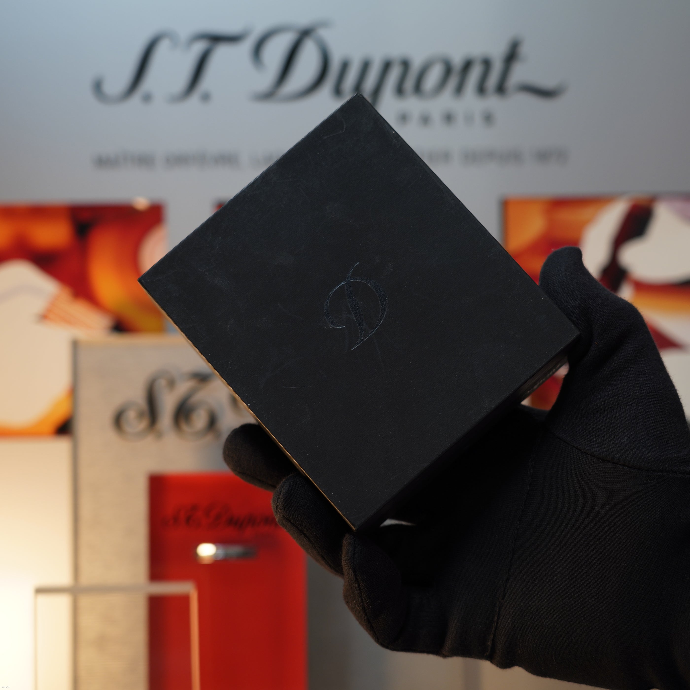 Vintage Late 1990s S.T. Dupont Montparnasse Heavy 24k Gold Finish Black Lacquer Large Ligne 2 Lighter