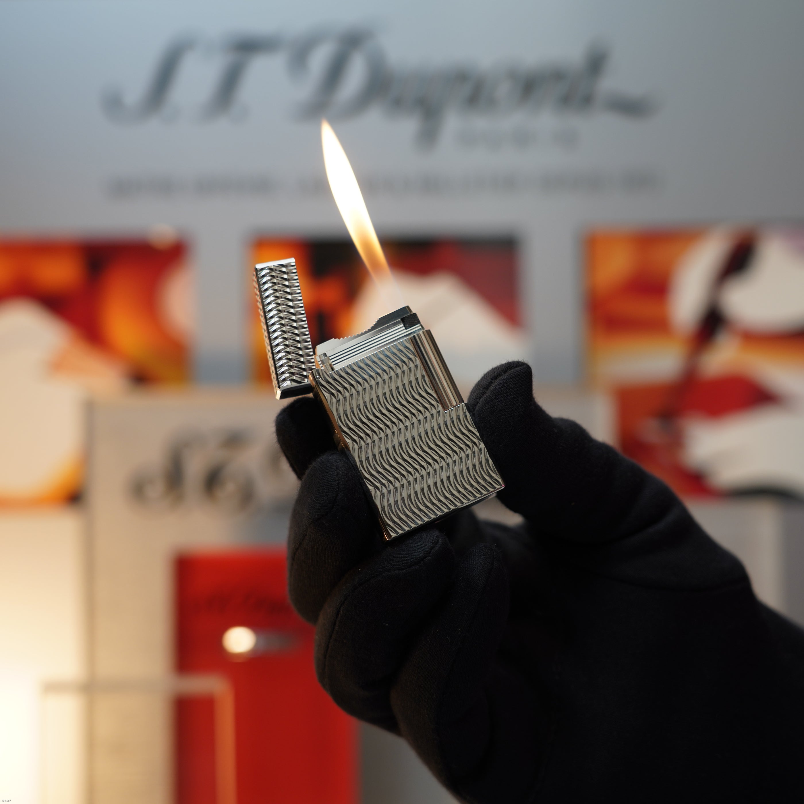 Vintage 1990 S.T. Dupont Ligne 1 Large Heavy Silver Finish Rare 3D Wave Pattern Lighter
