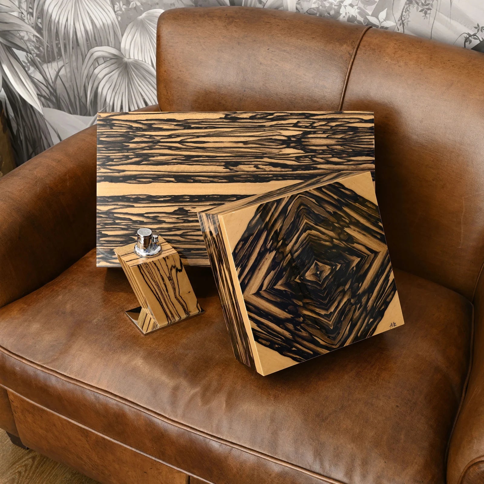 Elie Bleu Royal Ebony Classic Humidor (110 Cigars)