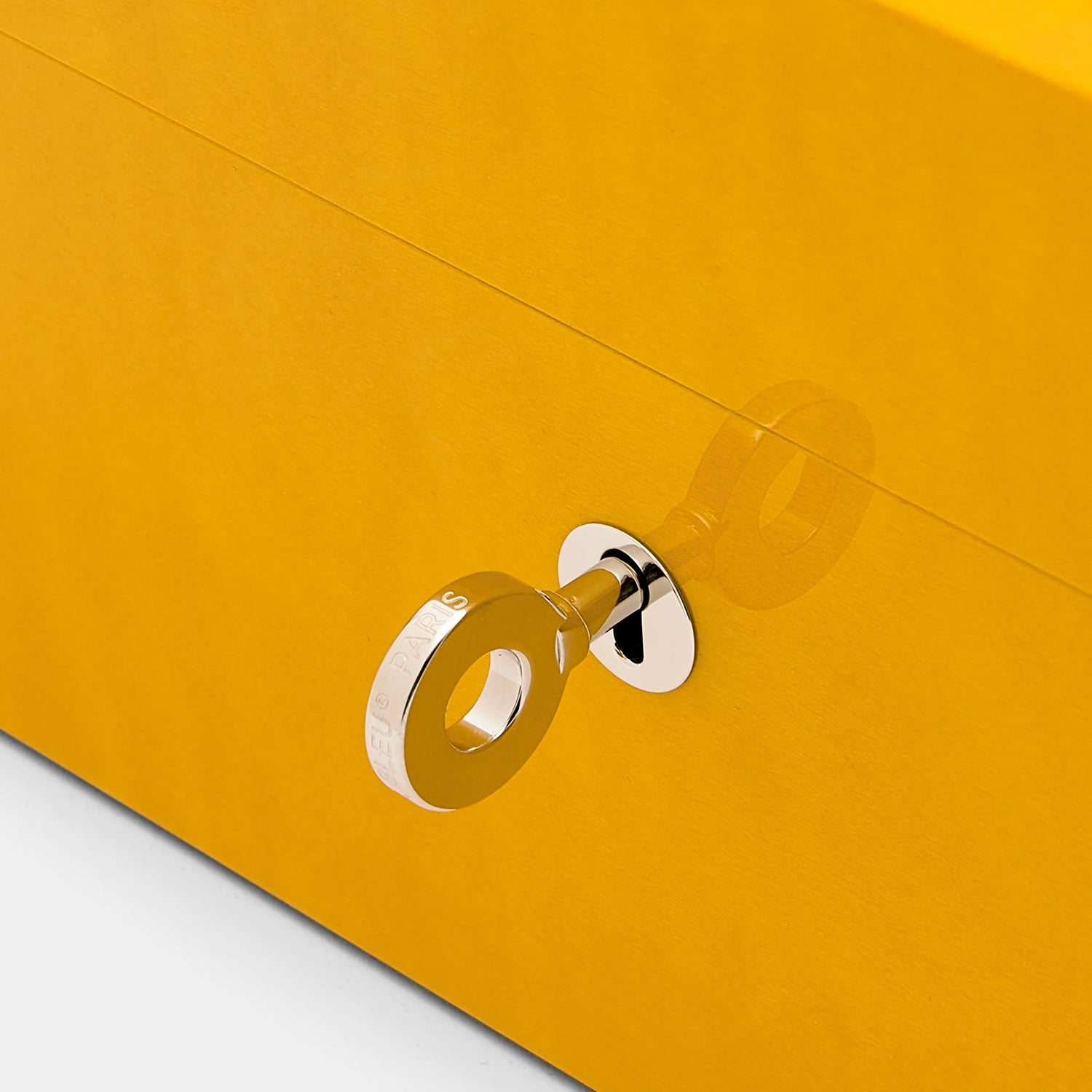 Elie Bleu Yellow Sycamore Fruit Humidor (75 Cigars)