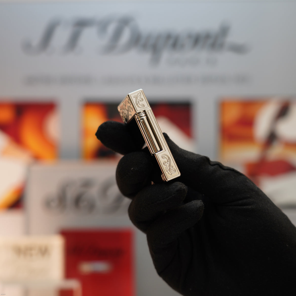 Vintage 2017 S.T. Dupont Ligne 2 Large “Conquest of the Wild West” Limited Edition Platinum & Black Chinese Lacquer Lighter – Full Set