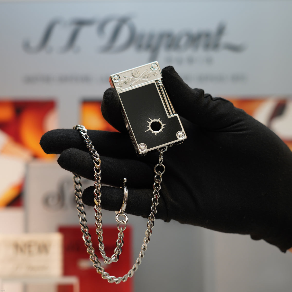 Vintage 2017 S.T. Dupont Ligne 2 Large “Conquest of the Wild West” Limited Edition Platinum & Black Chinese Lacquer Lighter – Full Set