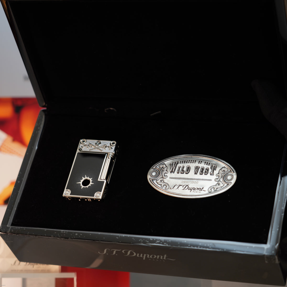 Vintage 2017 S.T. Dupont Ligne 2 Large “Conquest of the Wild West” Limited Edition Platinum & Black Chinese Lacquer Lighter – Full Set