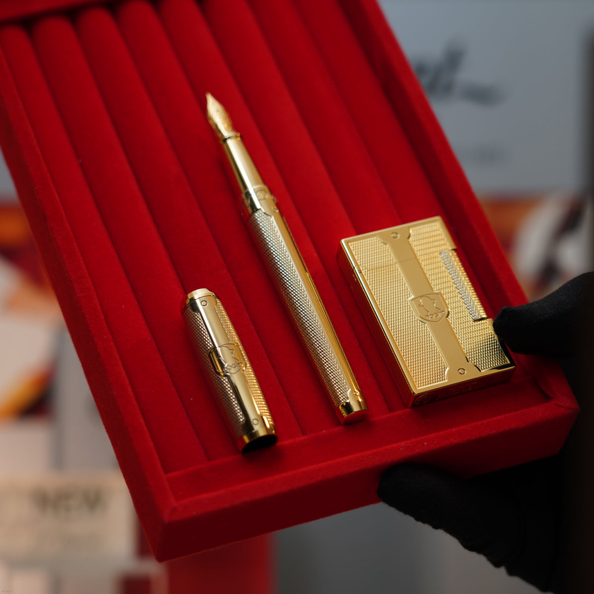 Vintage 2016 S.T. Dupont Humphrey Bogart Limited Edition Ligne 2 Large Gold Lighter & Fountain Pen Set – Mint Full Set