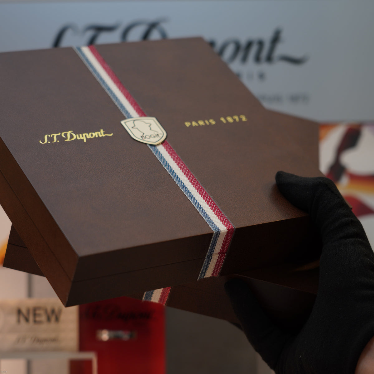 Vintage 2016 S.T. Dupont Humphrey Bogart Limited Edition Ligne 2 Large Gold Lighter & Fountain Pen Set – Mint Full Set