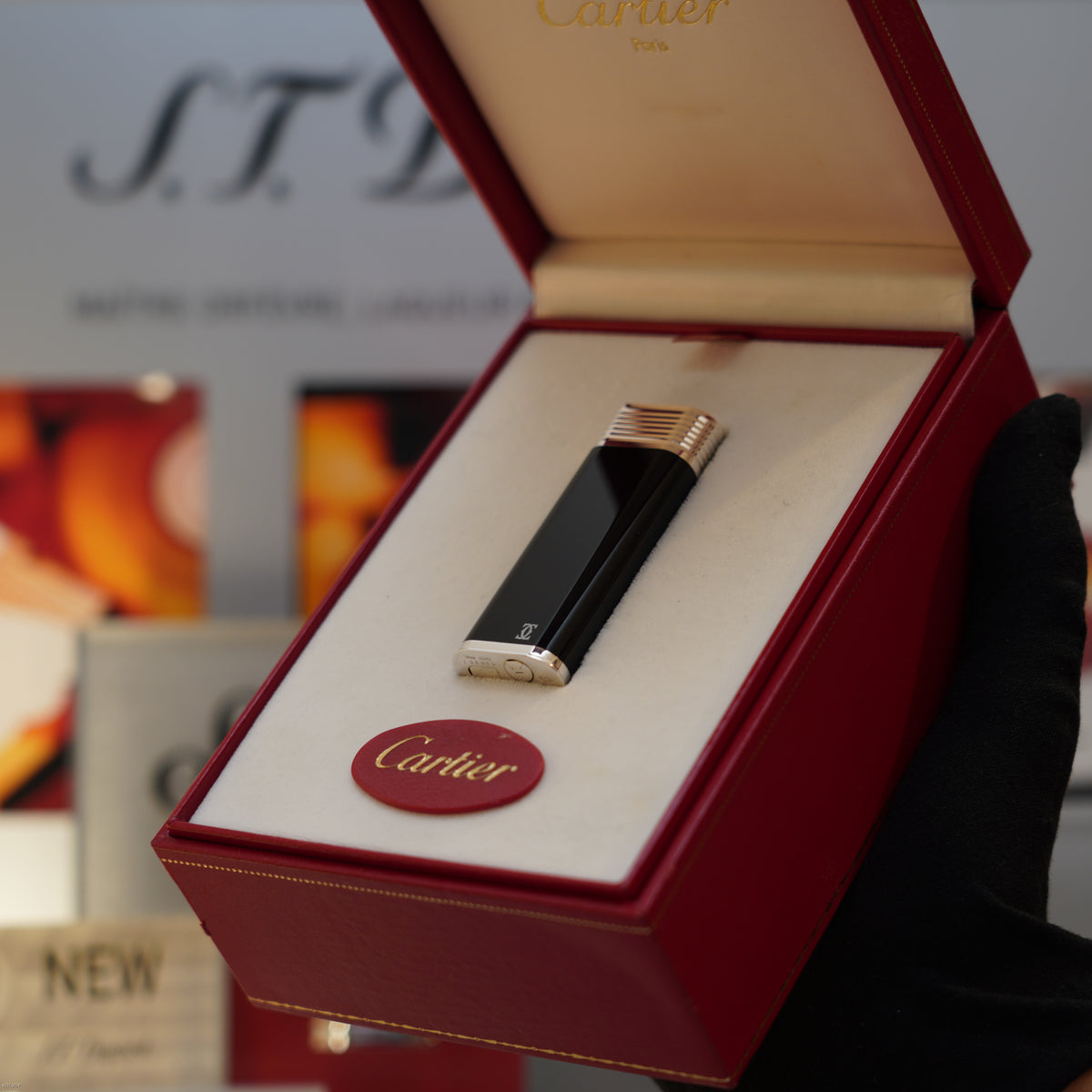 Vintage Early 1970s Cartier Must de Cartier Oval Solid 925 Sterling Silver Black Lacquer Lighter – Swiss Made