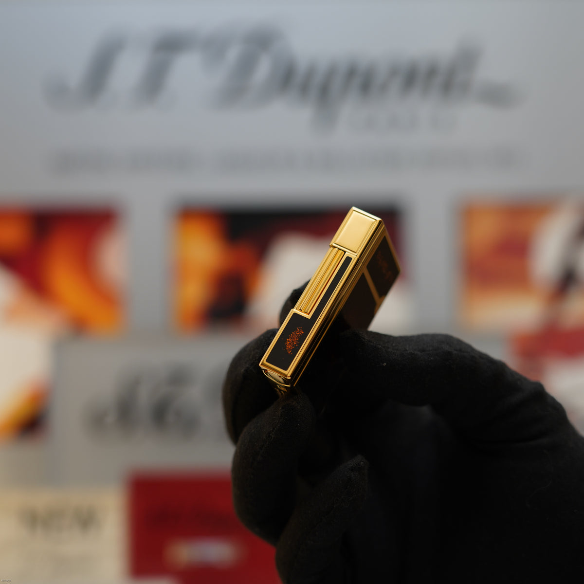Vintage January 1994 S.T. Dupont Gatsby Ligne 2 Black Lacquer Gold Powder 24K Gold Finish Lighter – Mint Full Set
