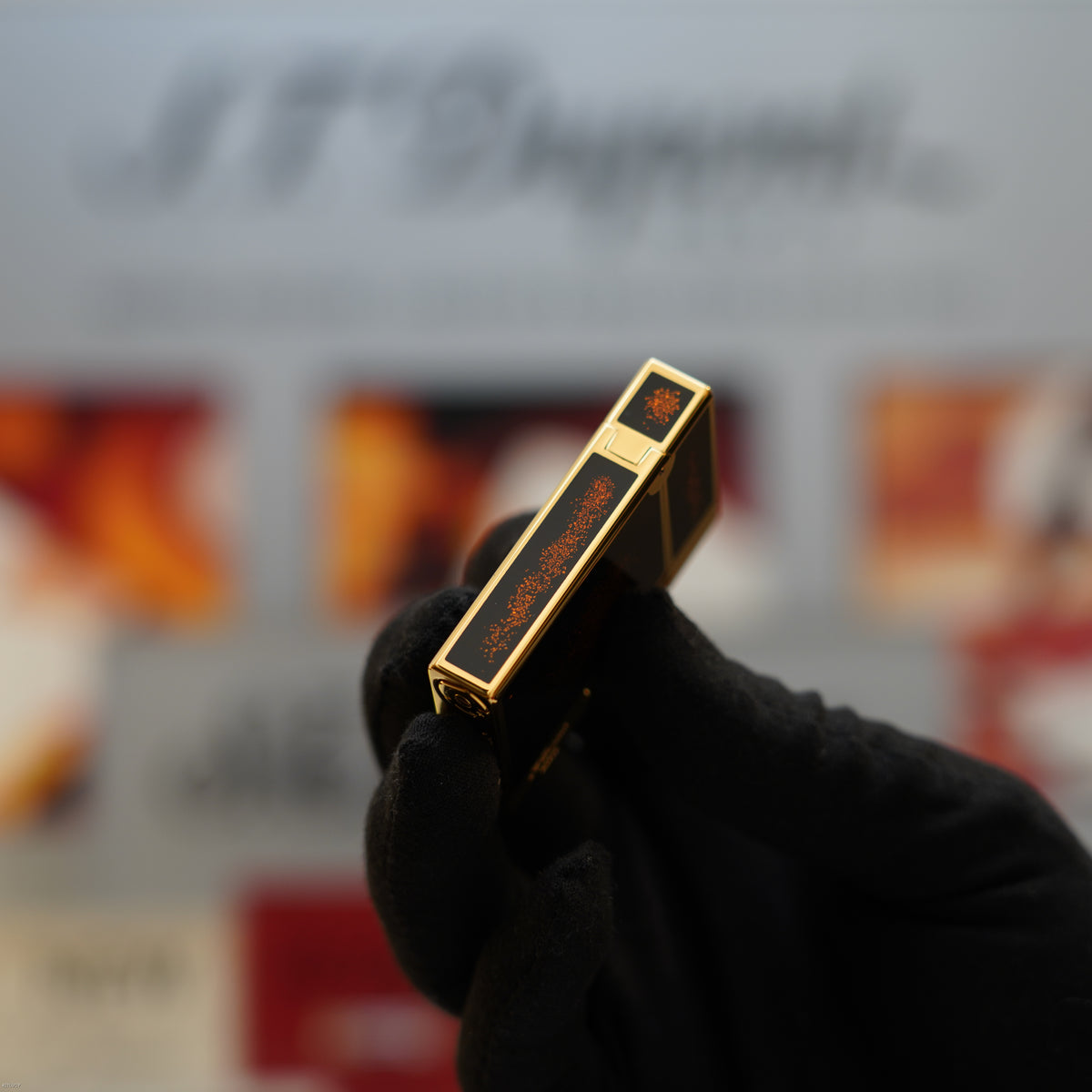 Vintage January 1994 S.T. Dupont Gatsby Ligne 2 Black Lacquer Gold Powder 24K Gold Finish Lighter – Mint Full Set