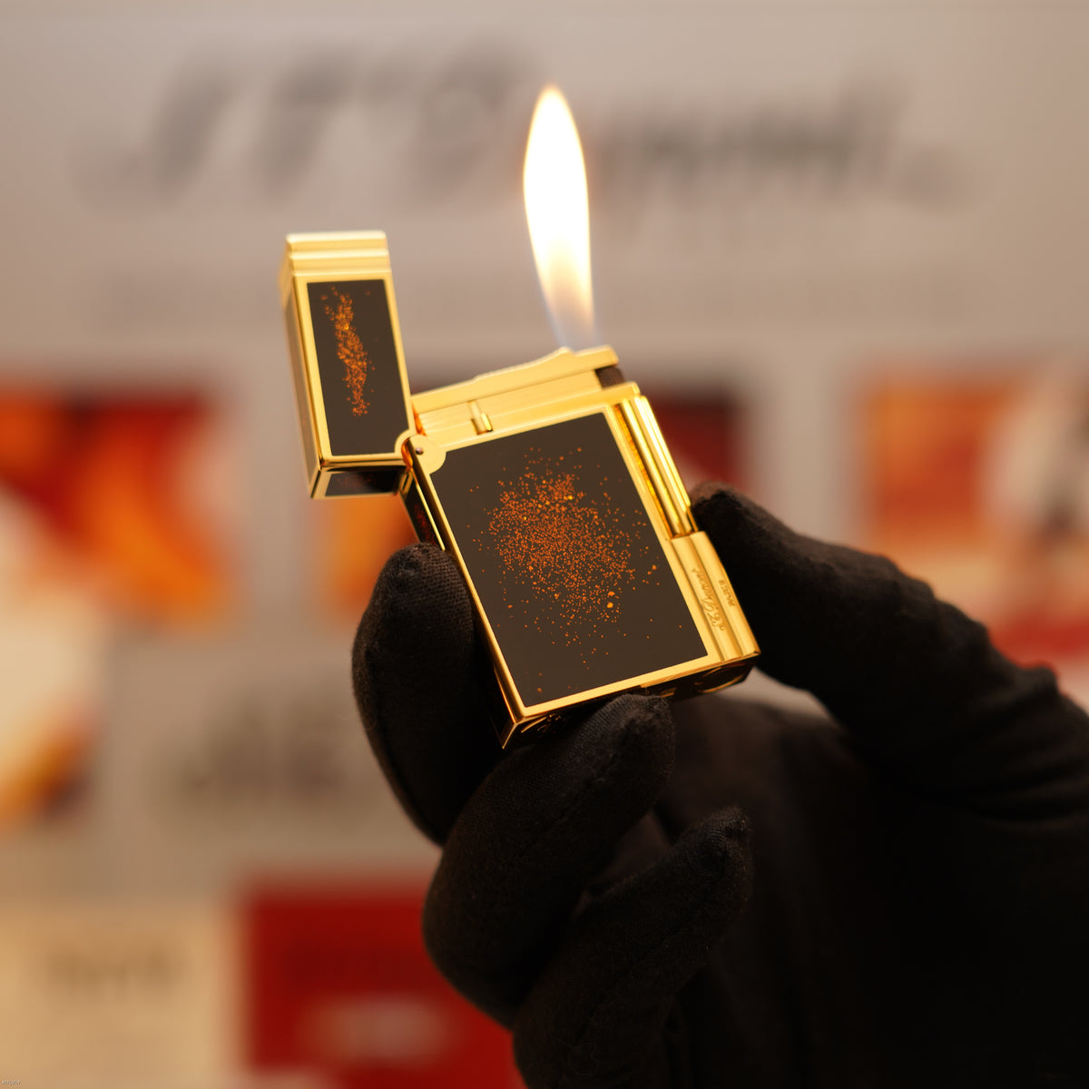 Vintage January 1994 S.T. Dupont Gatsby Ligne 2 Black Lacquer Gold Powder 24K Gold Finish Lighter – Mint Full Set